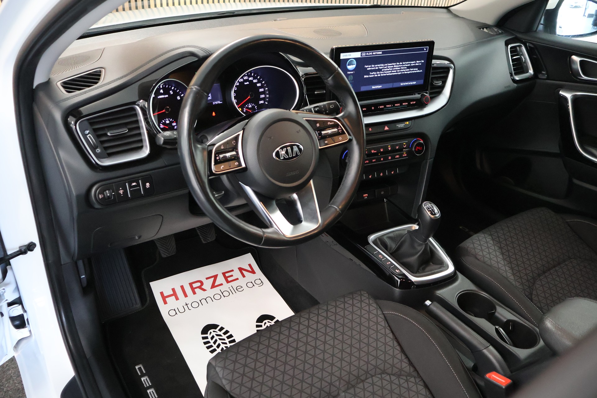 KIA Ceed 1.5 T-GDi Power-image-9