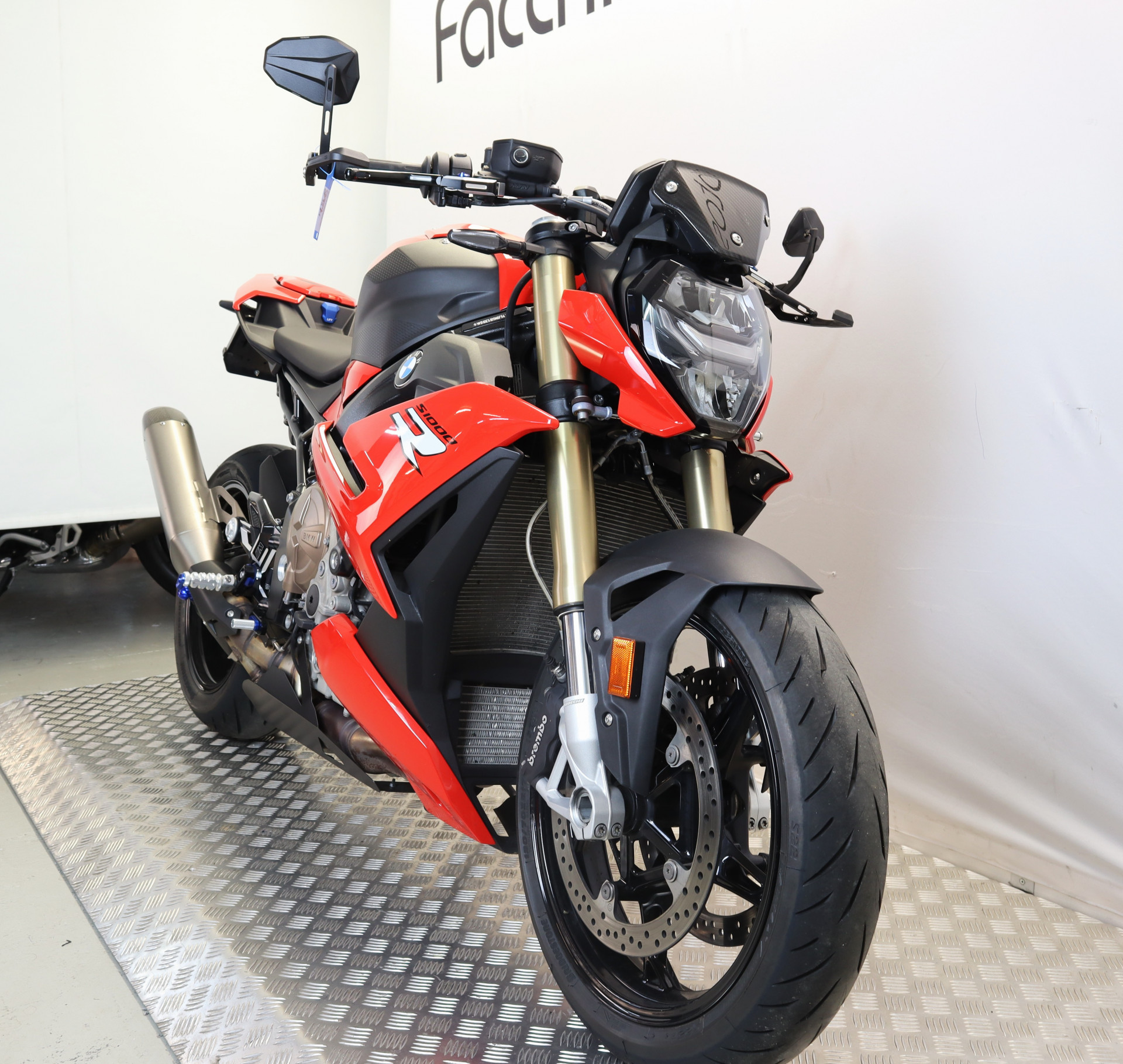 BMW S 1000 R-showroom-element-1