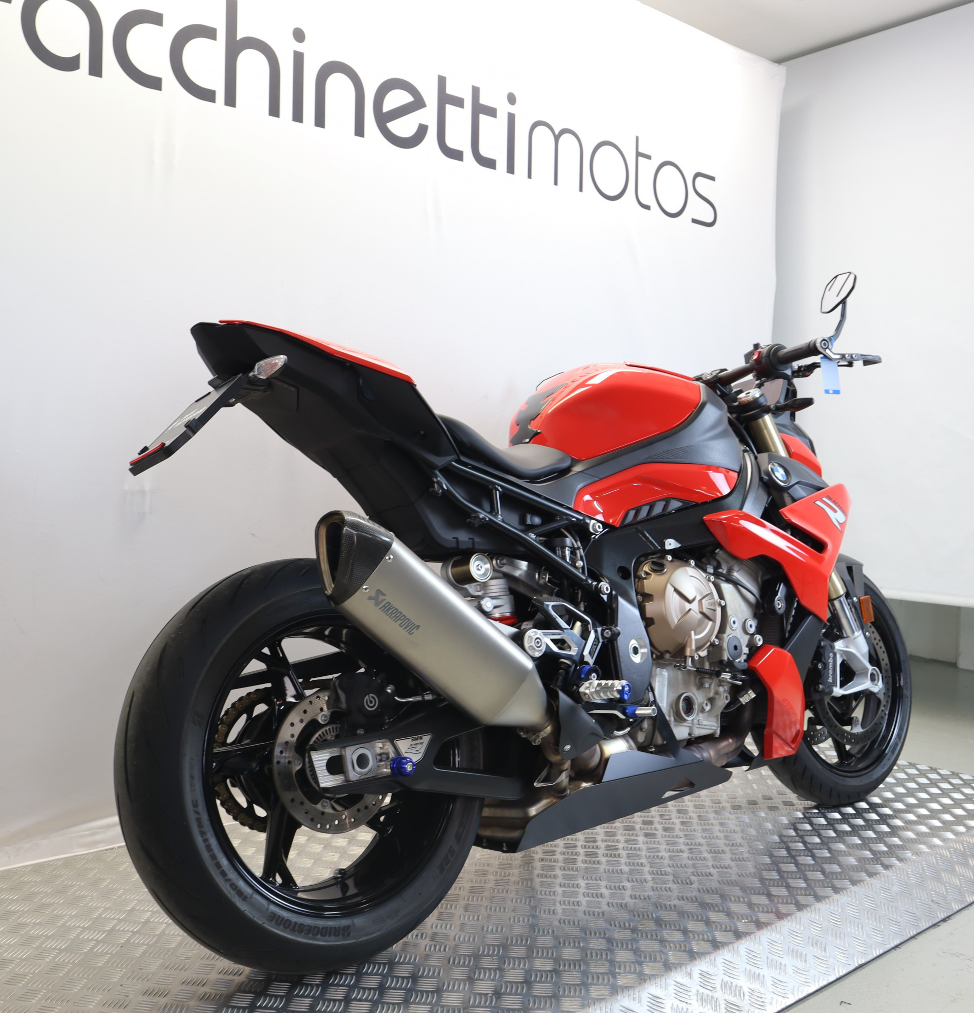 BMW S 1000 R-showroom-element-2