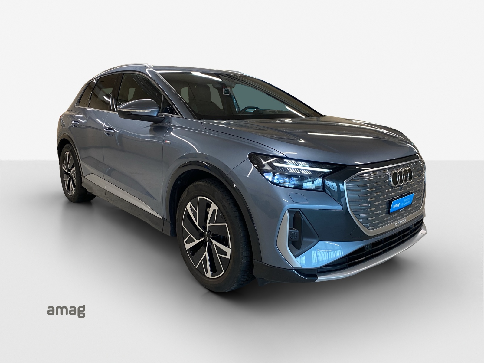 AUDI Q4 e-tron 40-image-6