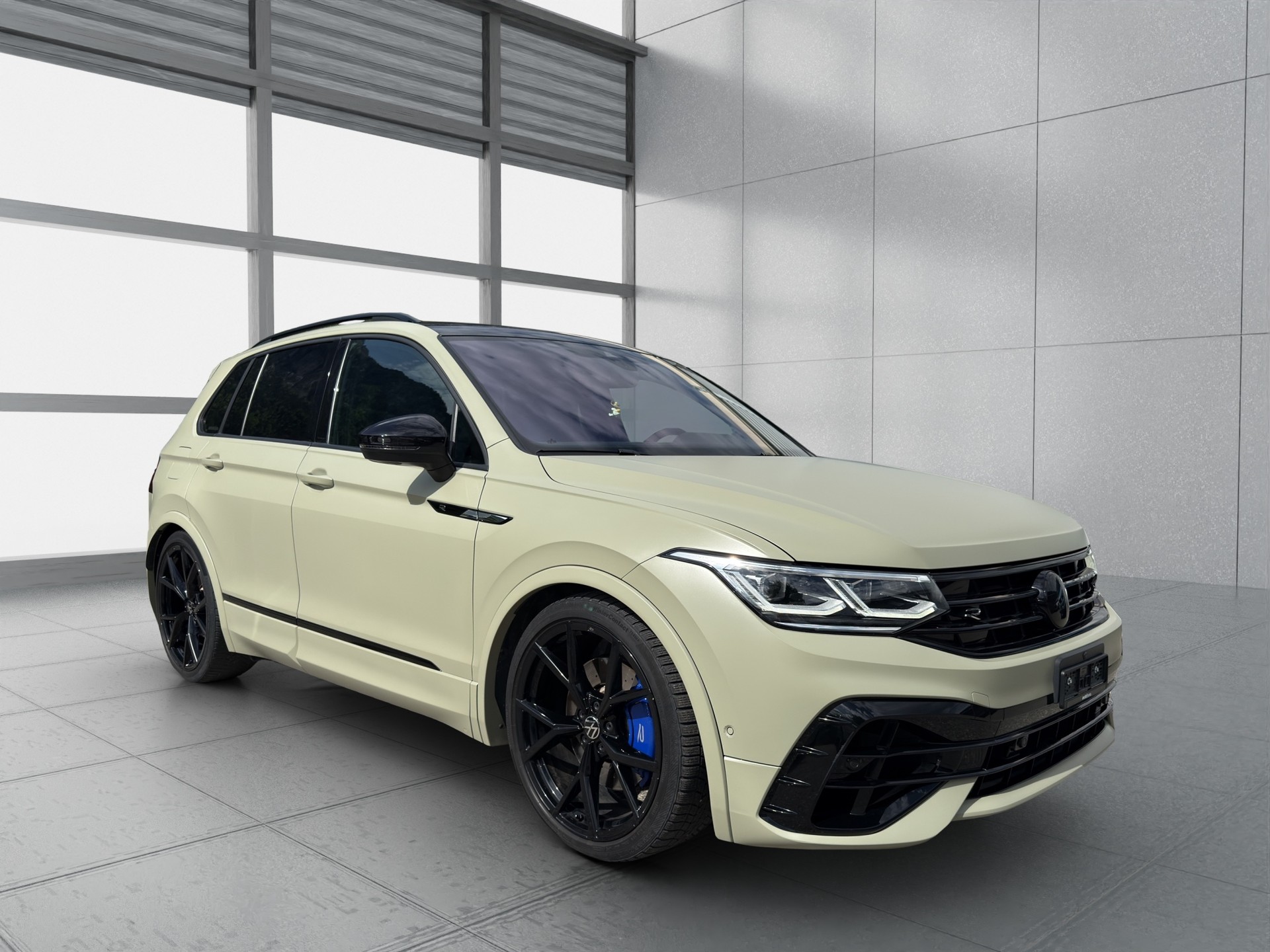VW Tiguan 2.0TSI R 4Motion DSG-image-0