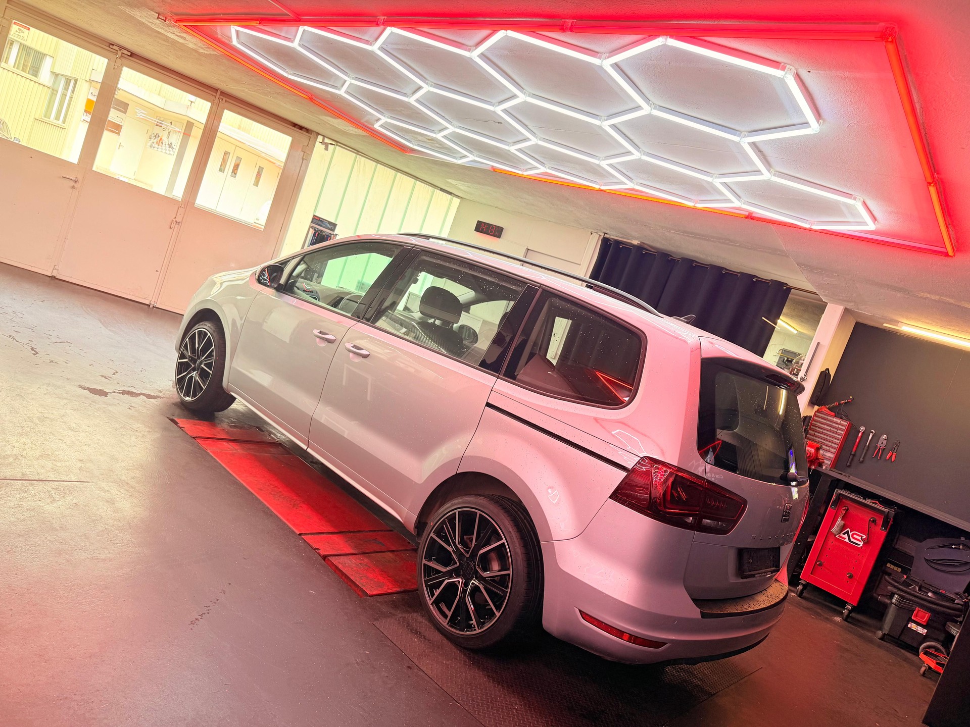 SEAT Alhambra 2.0 TDI 4Drive 177 PS-image-2