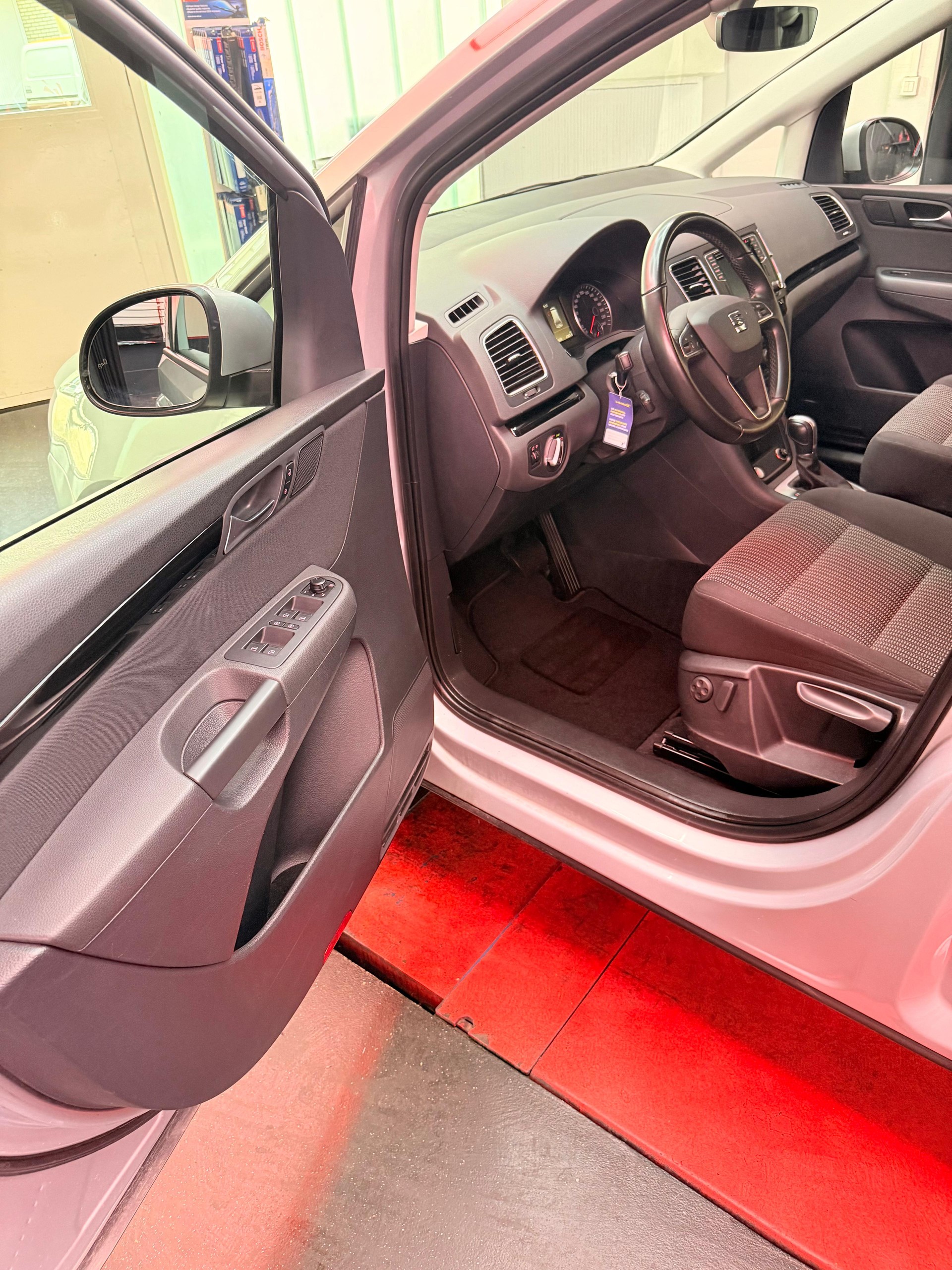 SEAT Alhambra 2.0 TDI 4Drive 177 PS-image-10