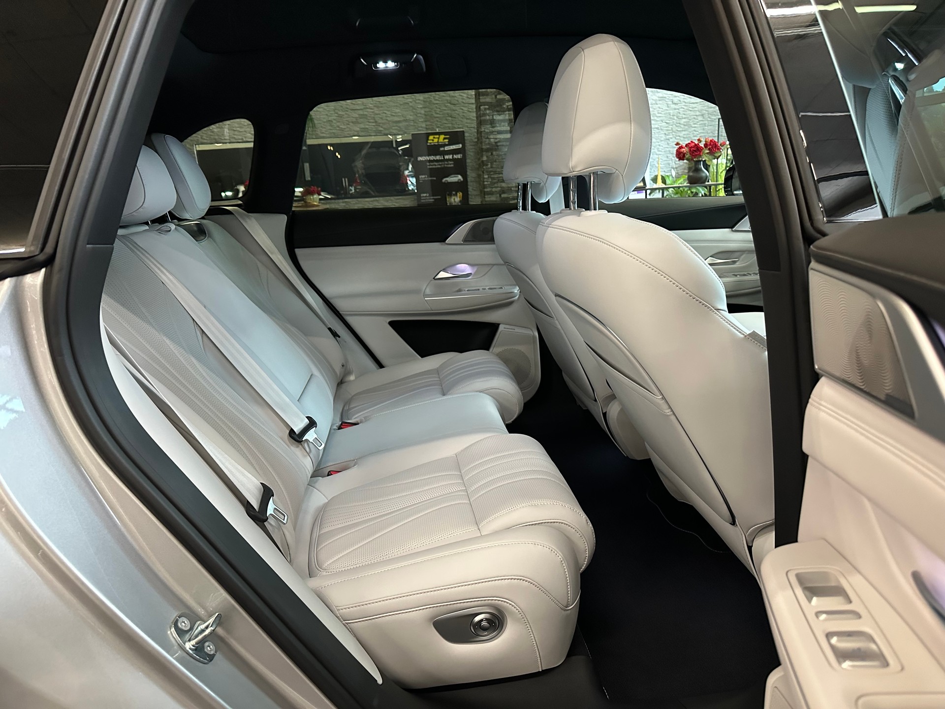 XPENG G9 93kWh Performance AWD-image-12