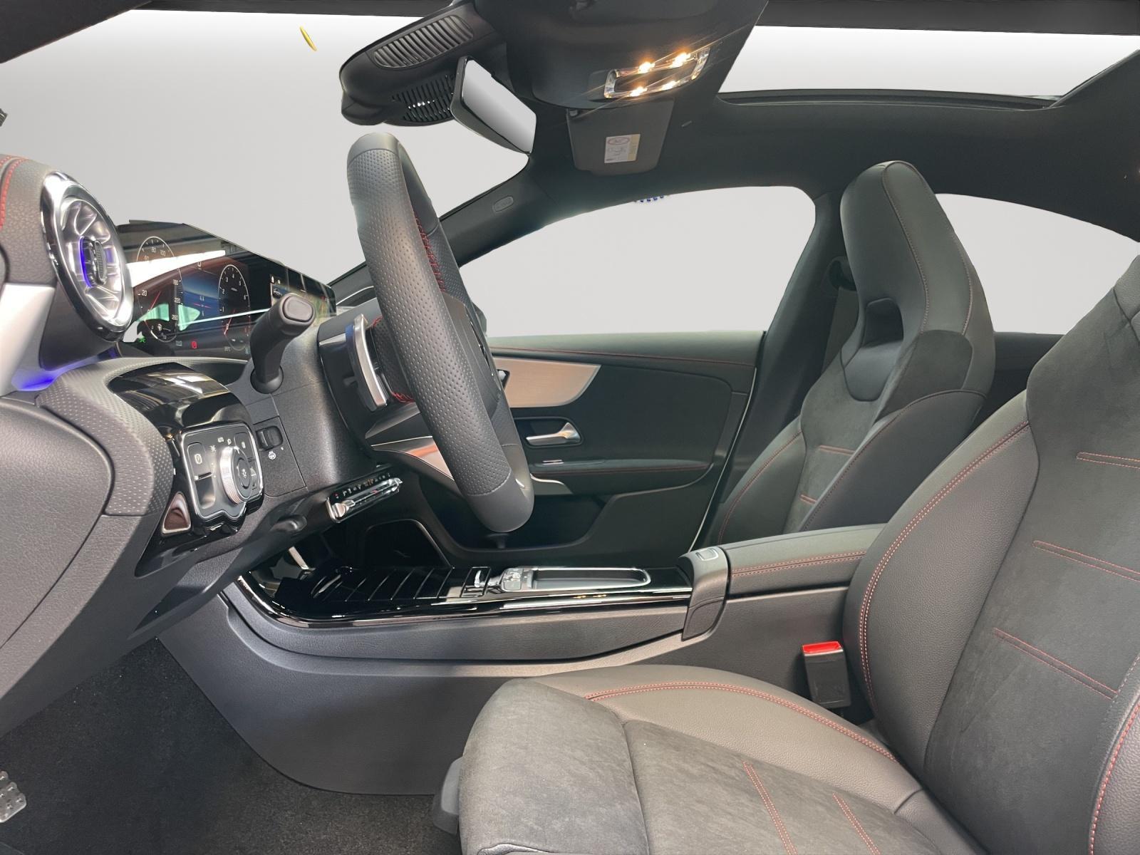 MERCEDES-BENZ CLA 200 AMG Line-image-3