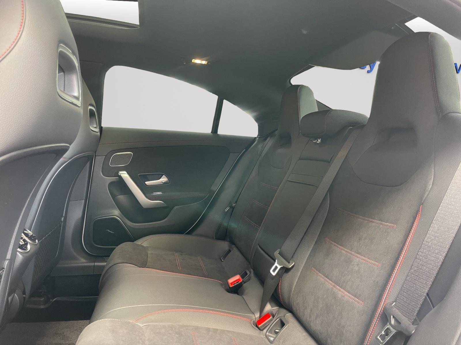MERCEDES-BENZ CLA 200 AMG Line-image-7