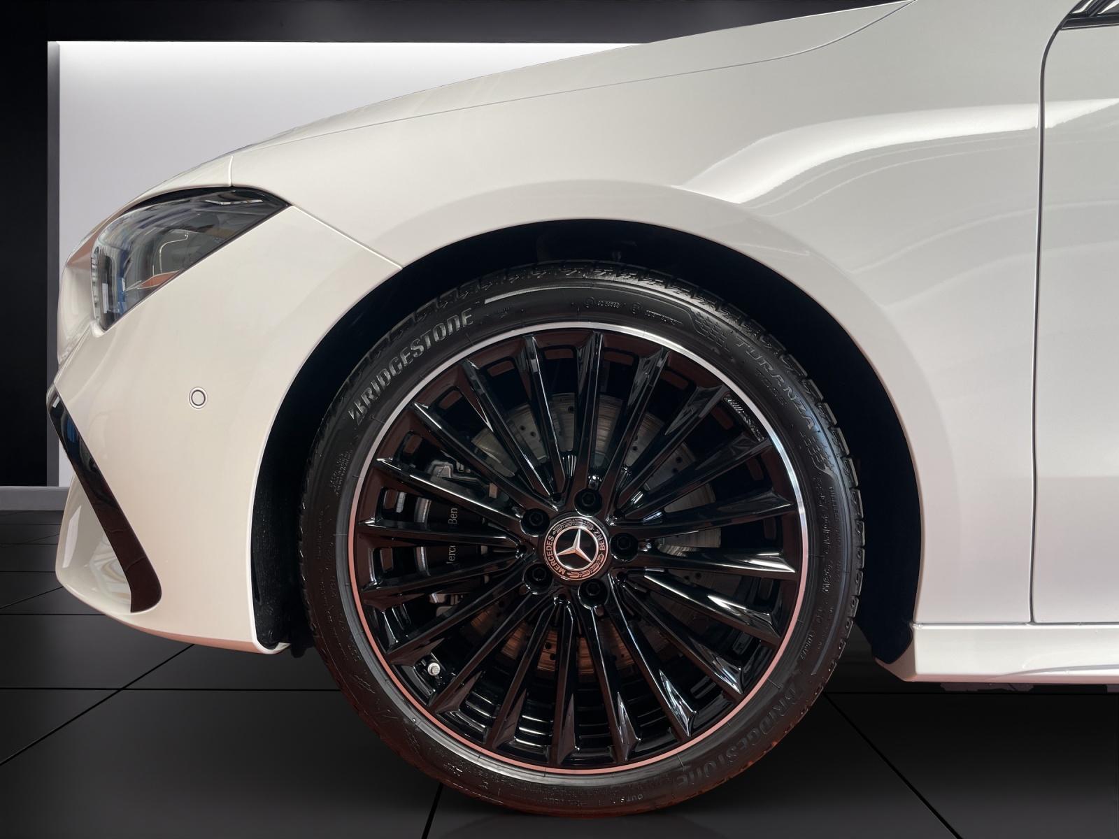 MERCEDES-BENZ CLA 200 AMG Line-image-9