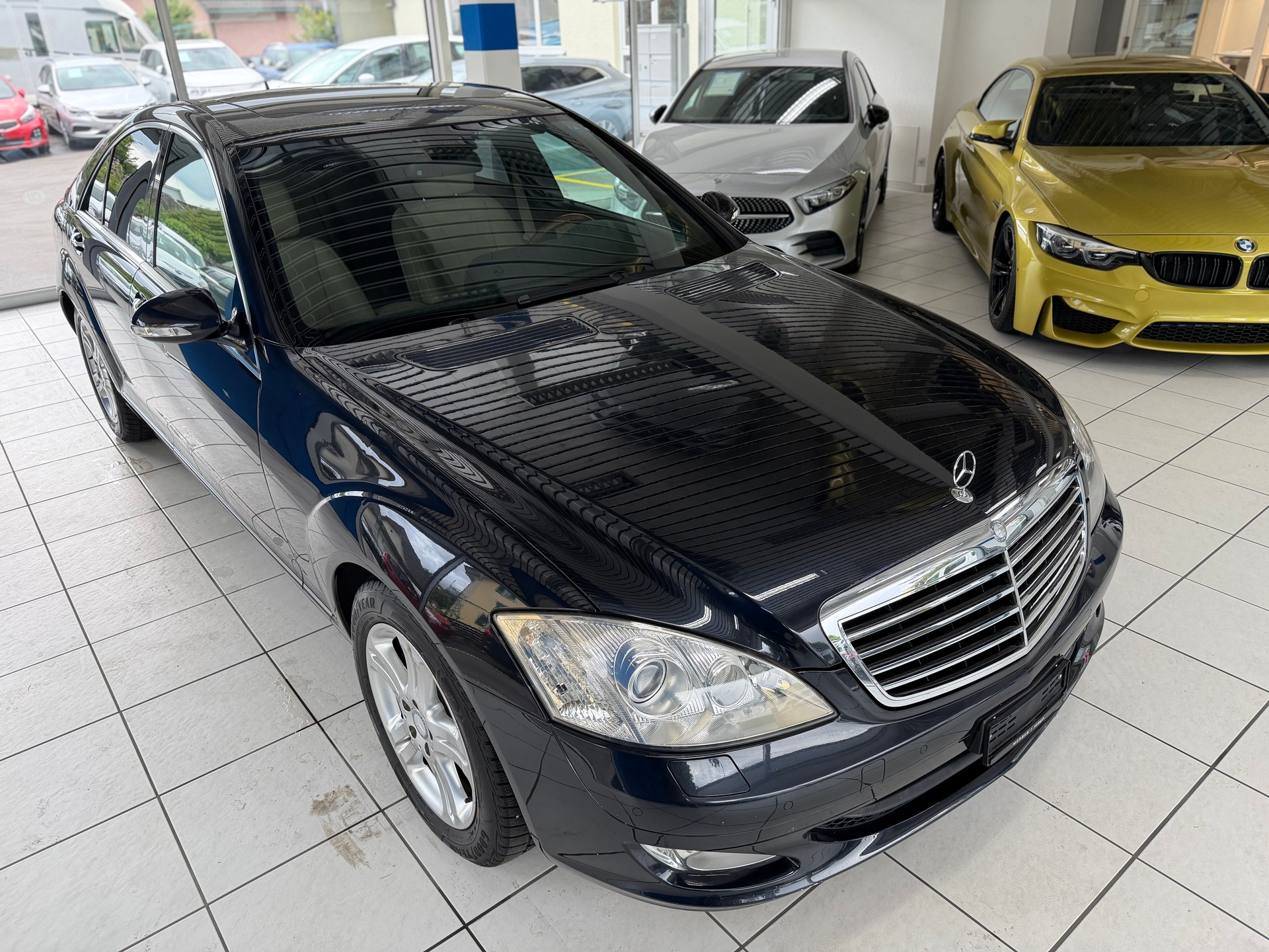 MERCEDES-BENZ S 350 4Matic 7G-Tronic-showroom-element-2