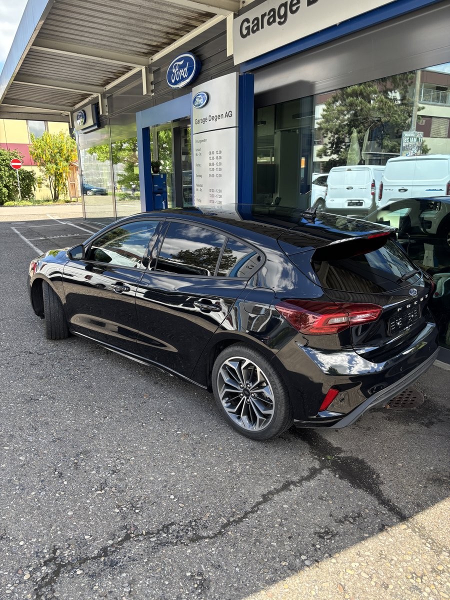 FORD Focus 1.0i EcoB Hybrid 155 ST-Line X-showroom-element-2