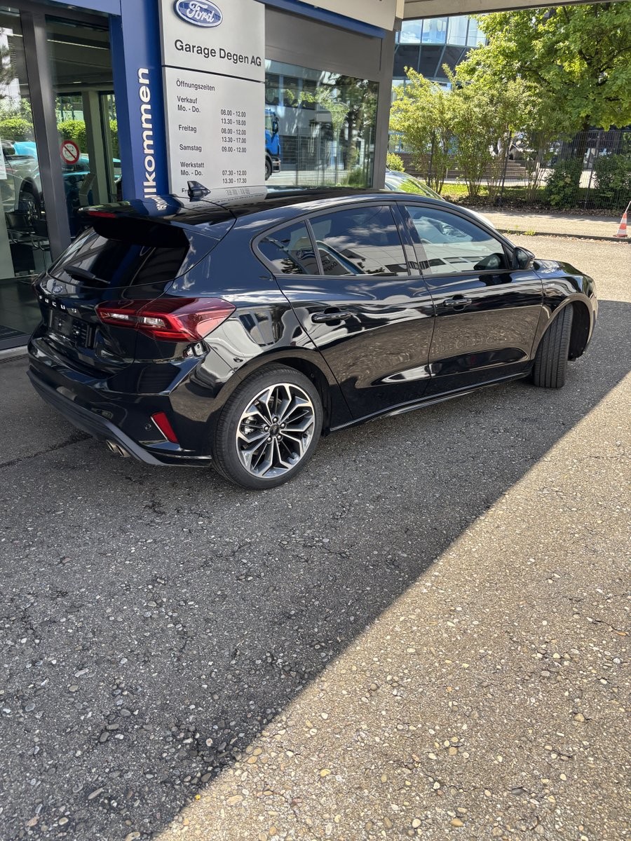 FORD Focus 1.0i EcoB Hybrid 155 ST-Line X-image-26