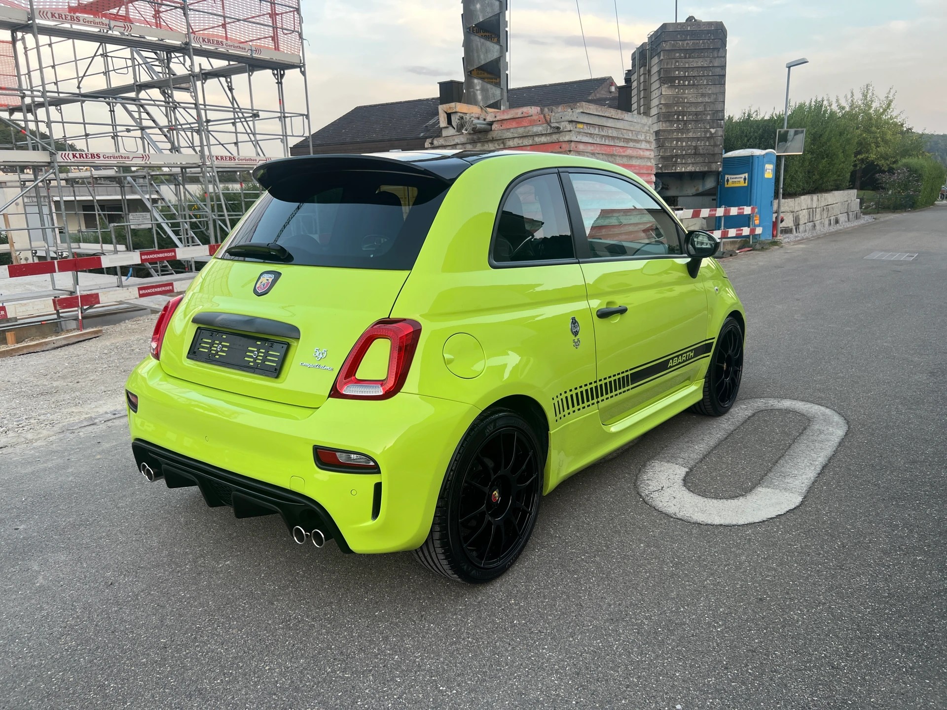 FIAT 595 1.4 16V Turbo Abarth Competizione Dualogic 70 Edition * 180 PS *-image-2