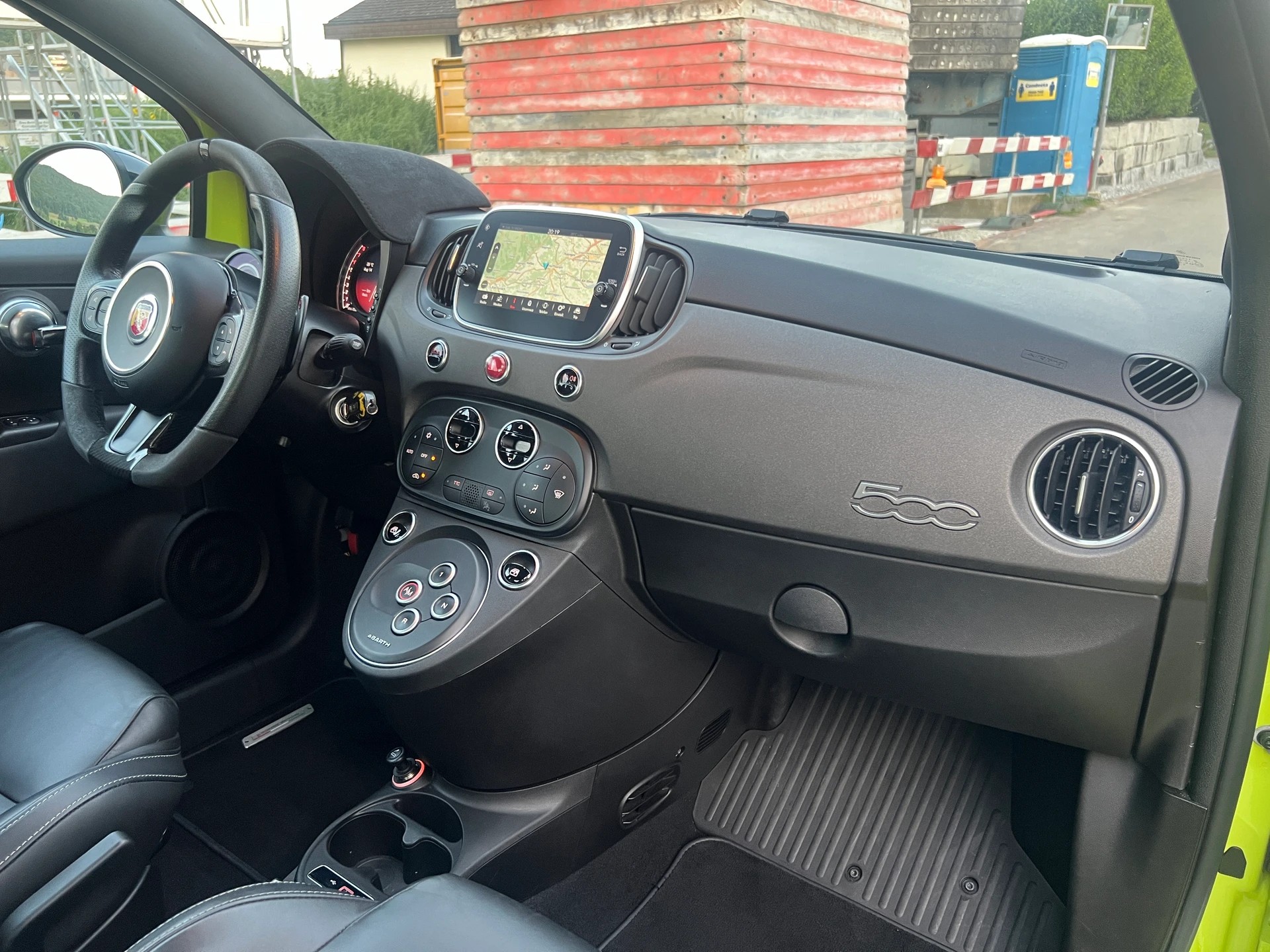 FIAT 595 1.4 16V Turbo Abarth Competizione Dualogic 70 Edition * 180 PS *-image-11