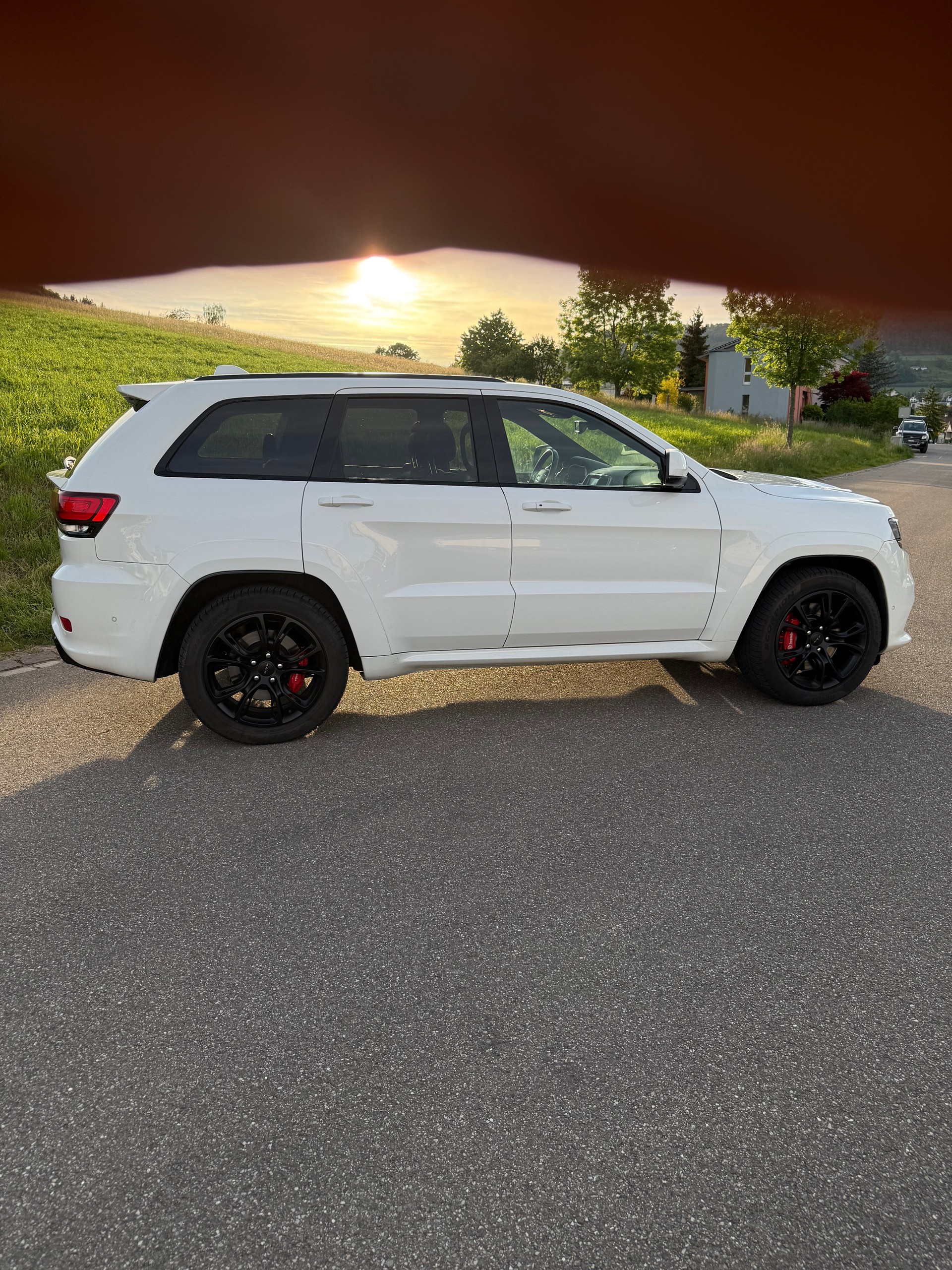 JEEP Grand Cherokee 6.4 V8 HEMI SRT8 Automatic-image-2