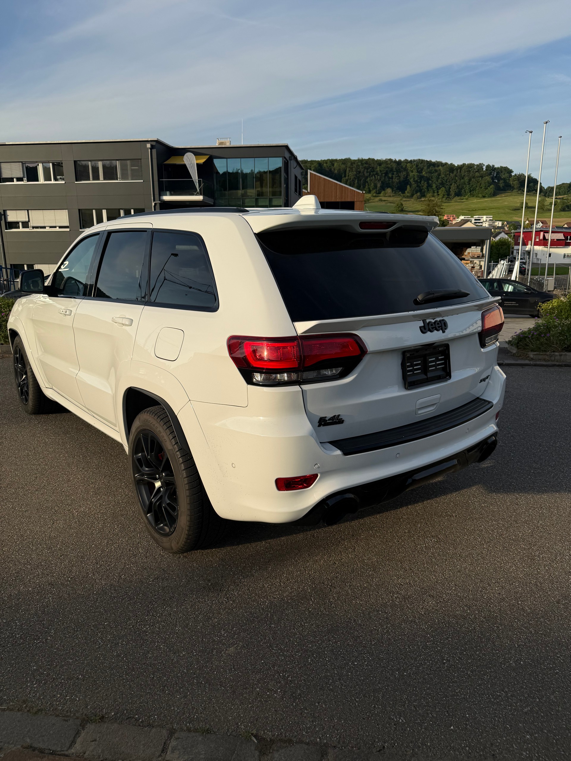 JEEP Grand Cherokee 6.4 V8 HEMI SRT8 Automatic-image-4