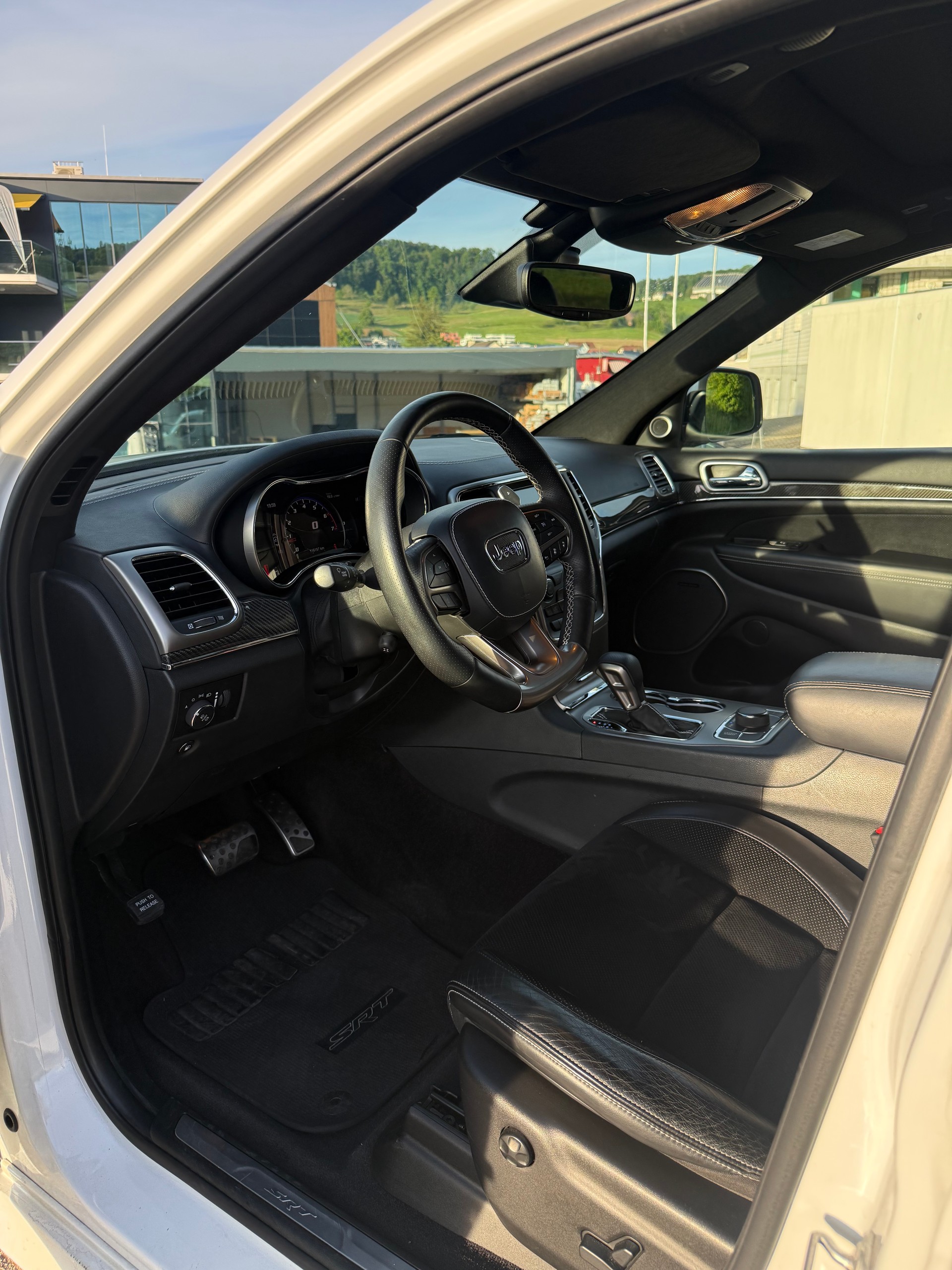 JEEP Grand Cherokee 6.4 V8 HEMI SRT8 Automatic-image-6