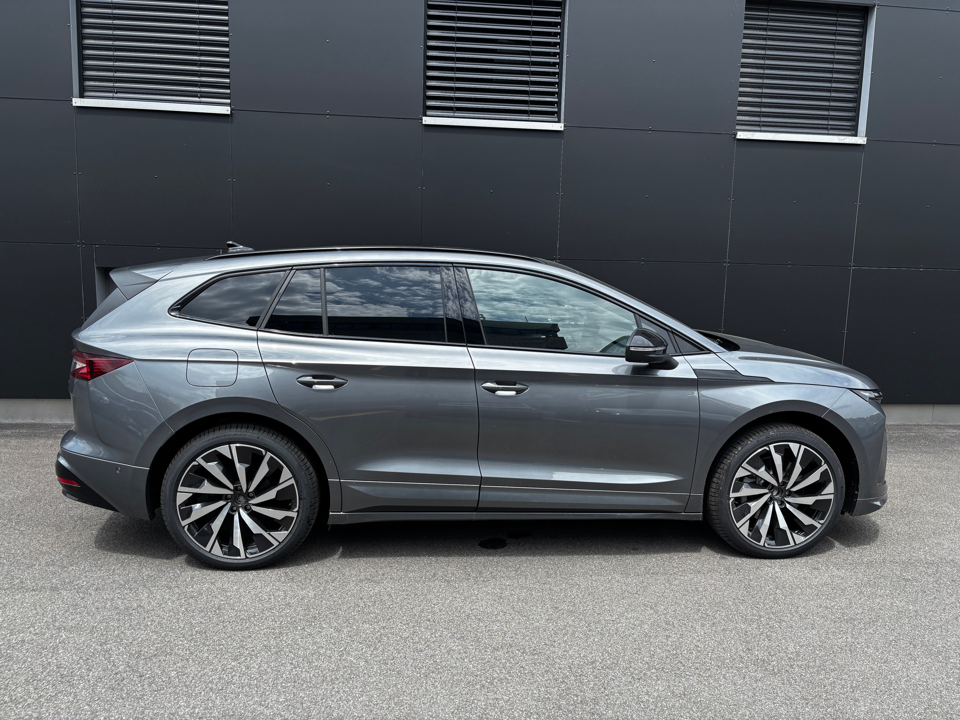SKODA Enyaq 85x Sportline 4x4 MAAX-image-5