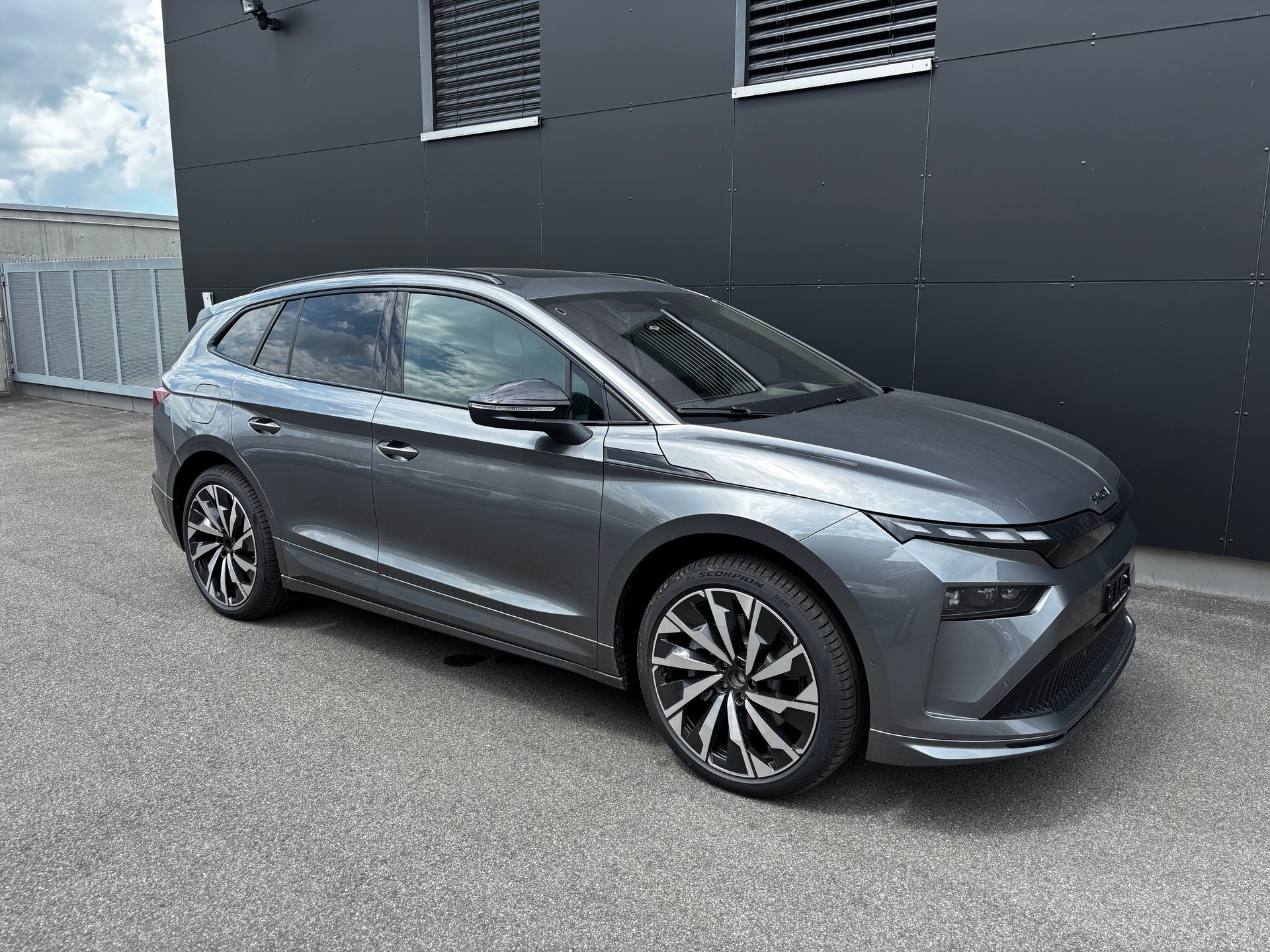 SKODA Enyaq 85x Sportline 4x4 MAAX-image-6