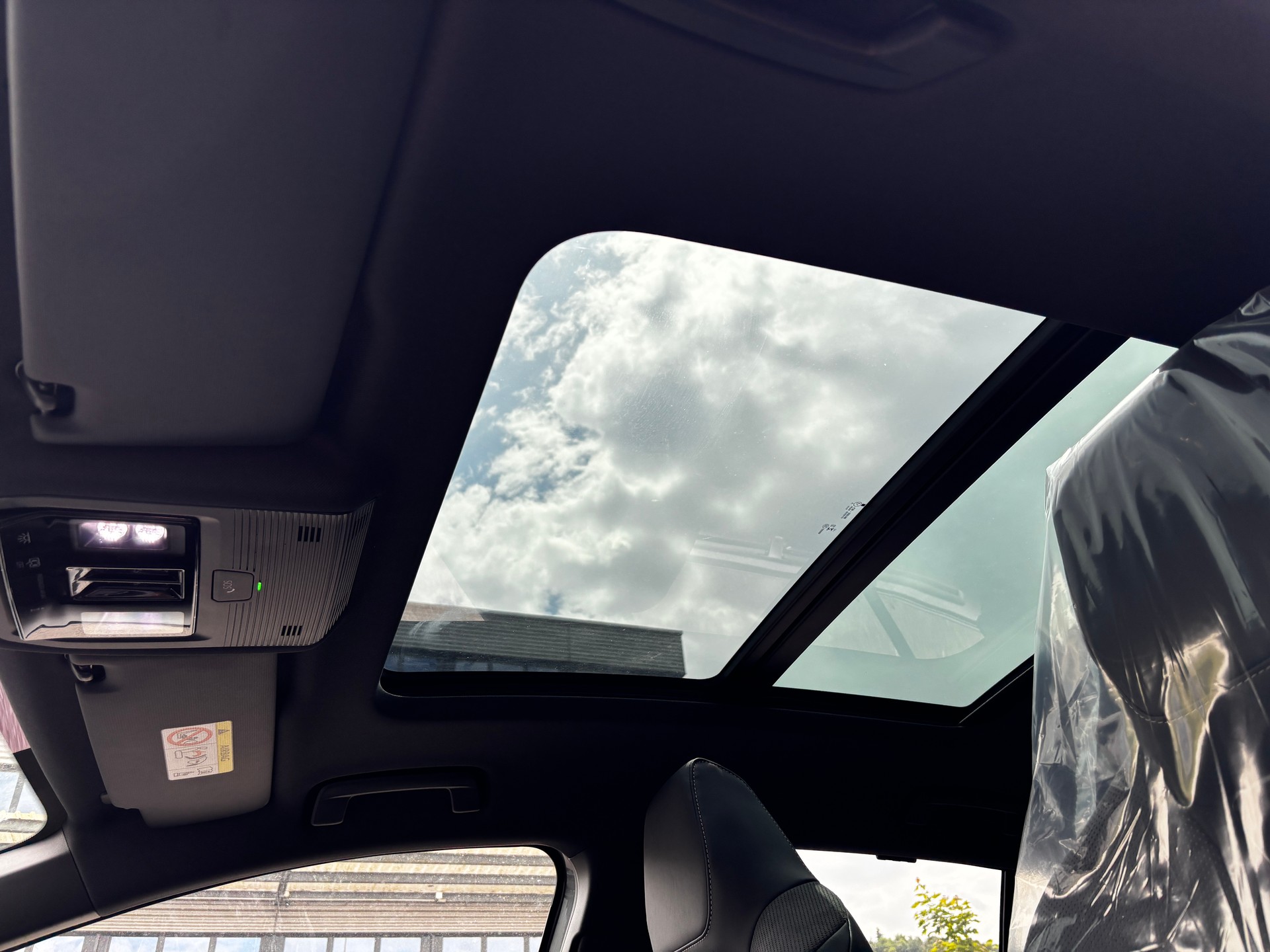SKODA Enyaq 85x Sportline 4x4 MAAX-image-13