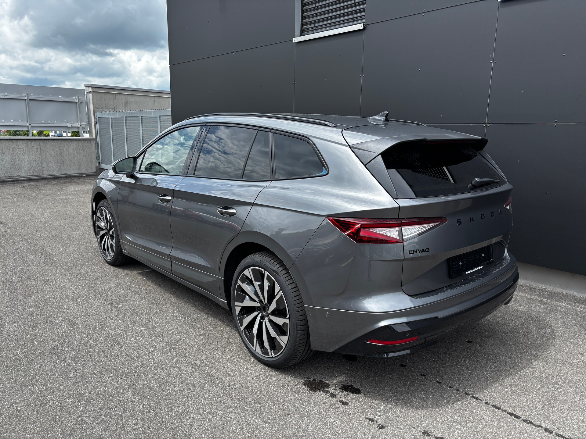 SKODA Enyaq 85x Sportline 4x4 MAAX-showroom-element-2