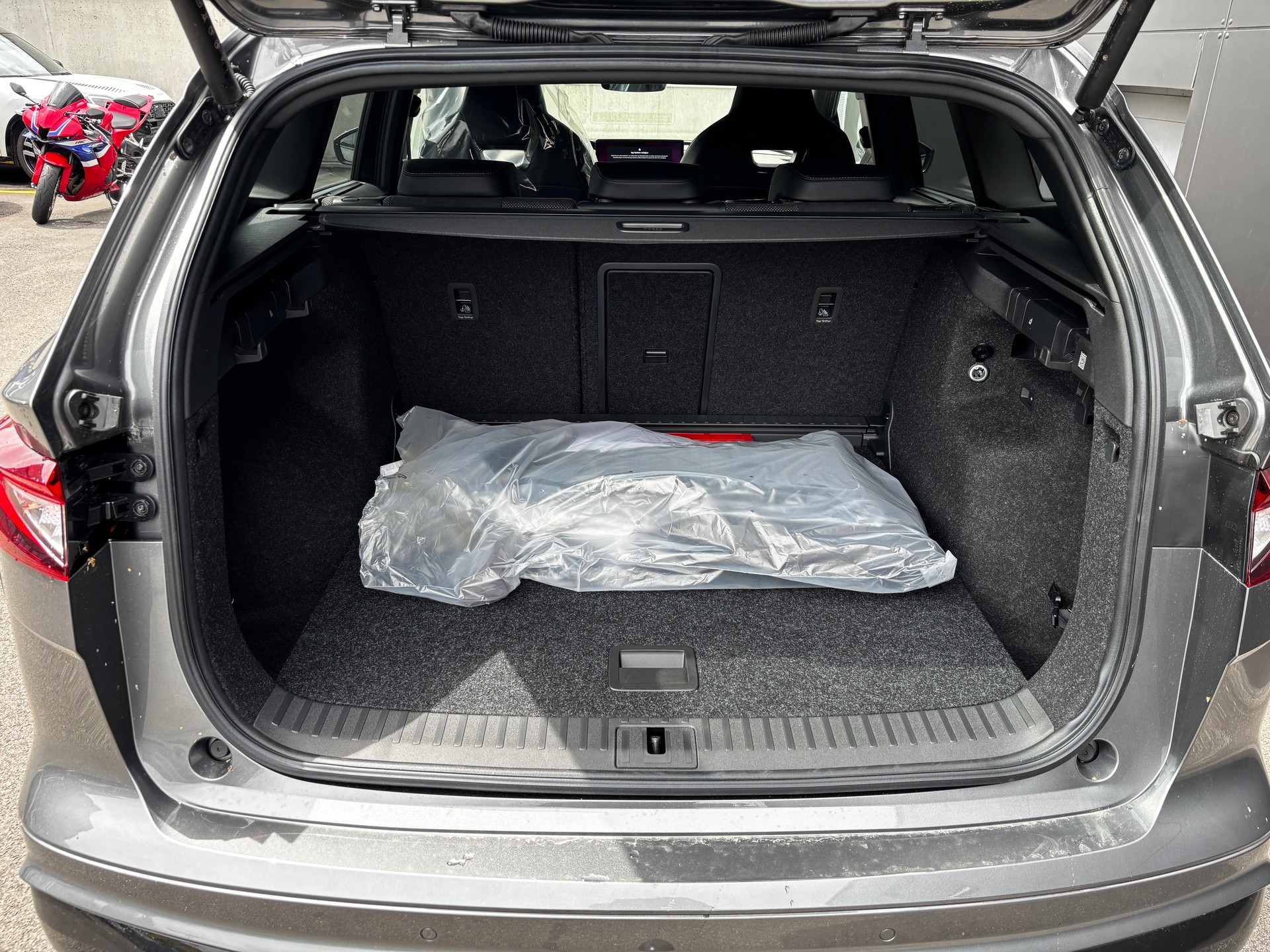 SKODA Enyaq 85x Sportline 4x4 MAAX-image-11