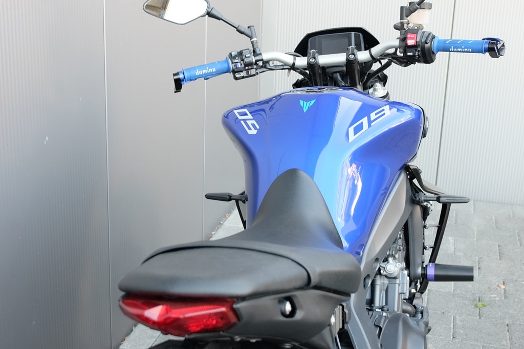 YAMAHA MT-09 ABS-showroom-element-2