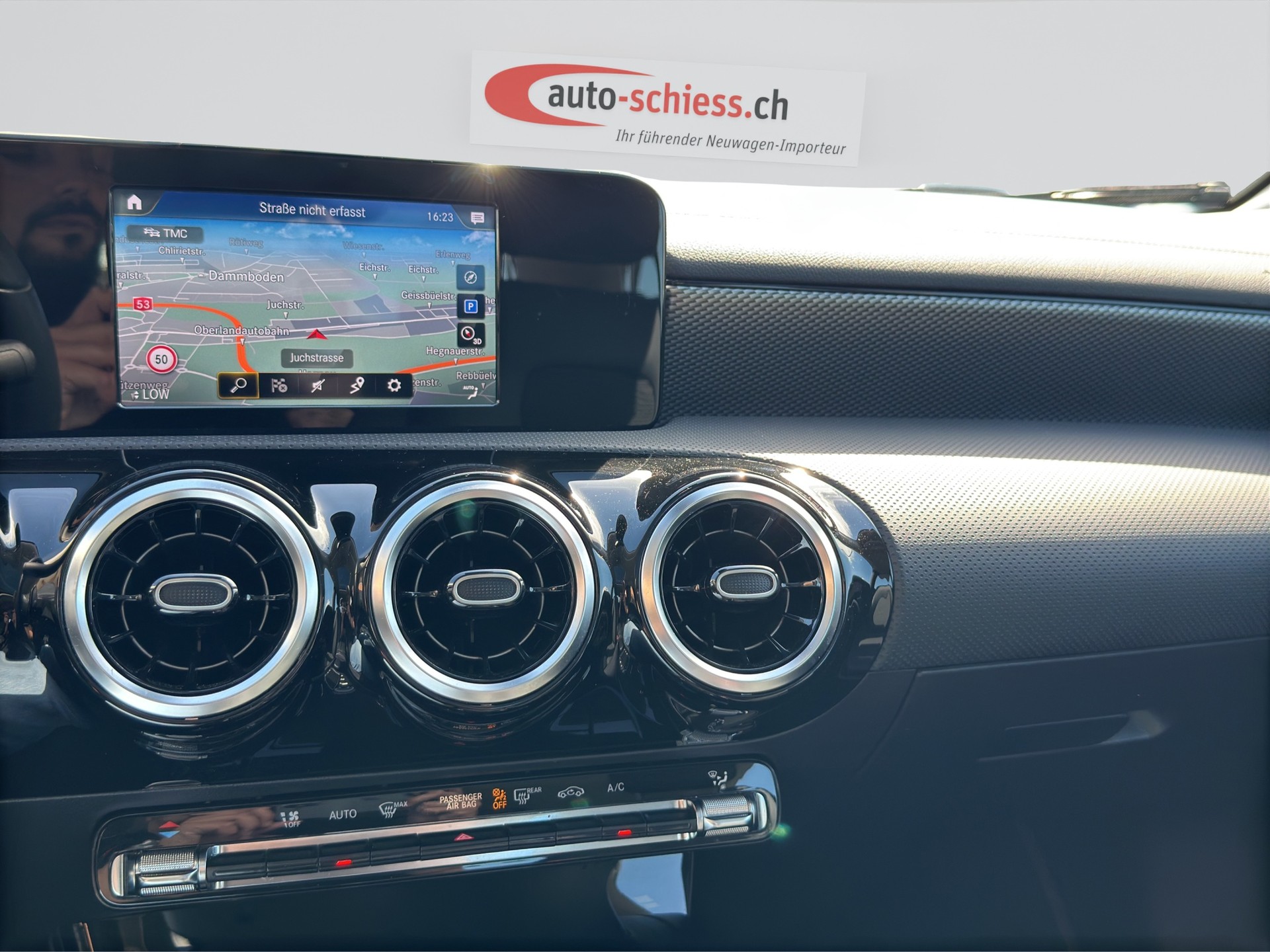 MERCEDES-BENZ CLA 200 4Matic Progressive 8G-DCT-image-11