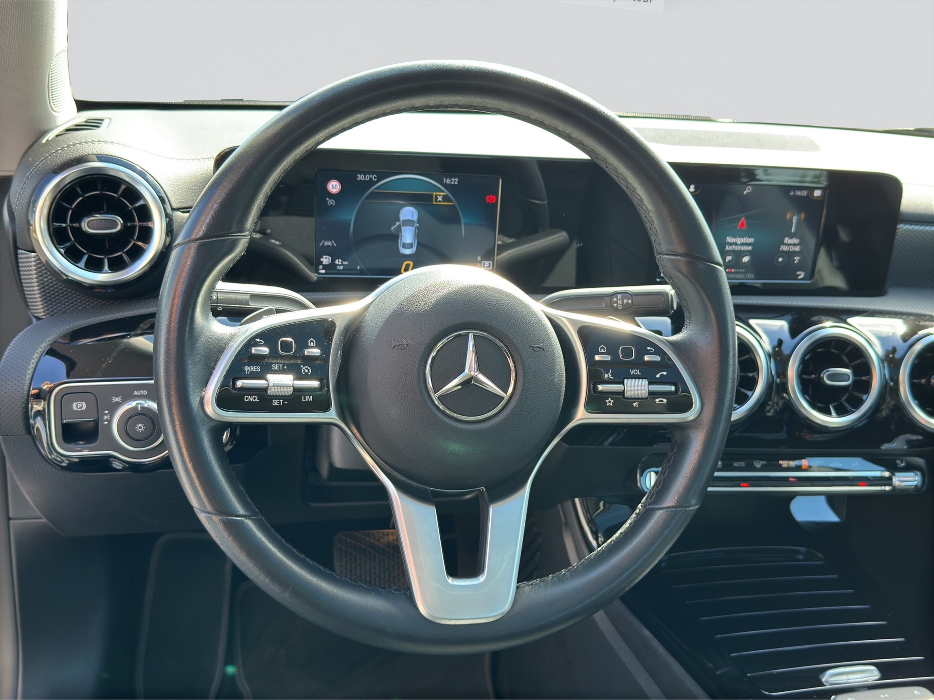 MERCEDES-BENZ CLA 200 4Matic Progressive 8G-DCT-image-9