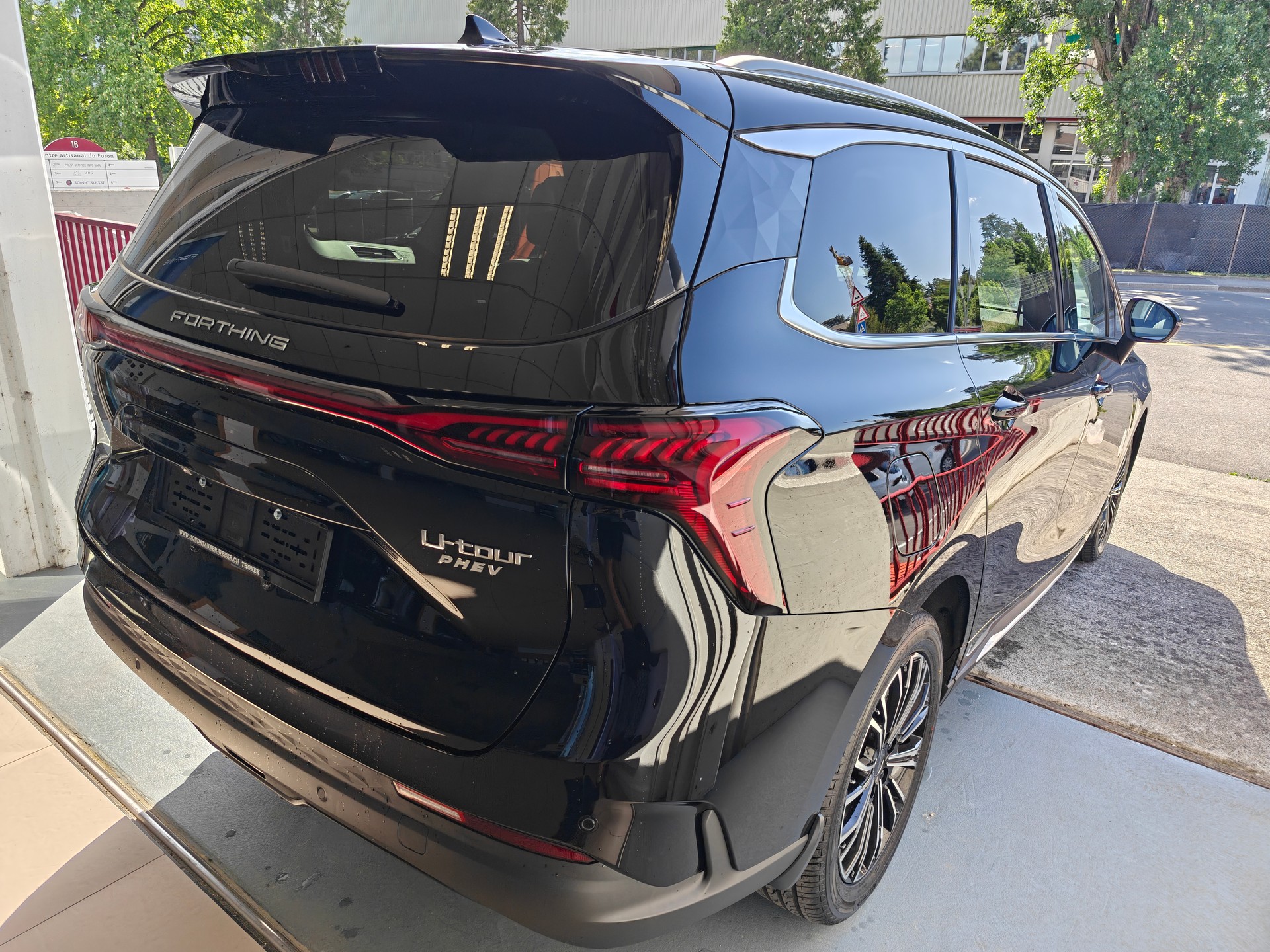 FORTHING 4 U-Tour 1.5 T GDI PHEV-image-3