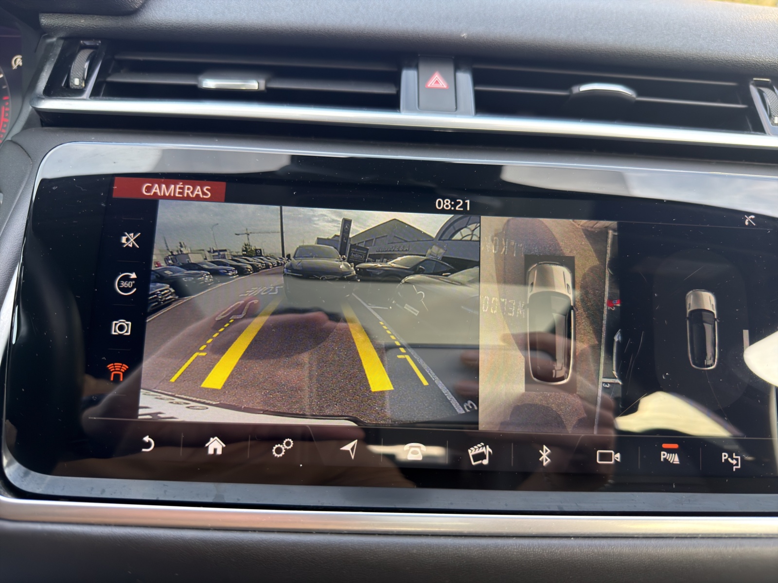 LAND ROVER Range Rover Velar R-Dynamic P 300 Automatic-image-16