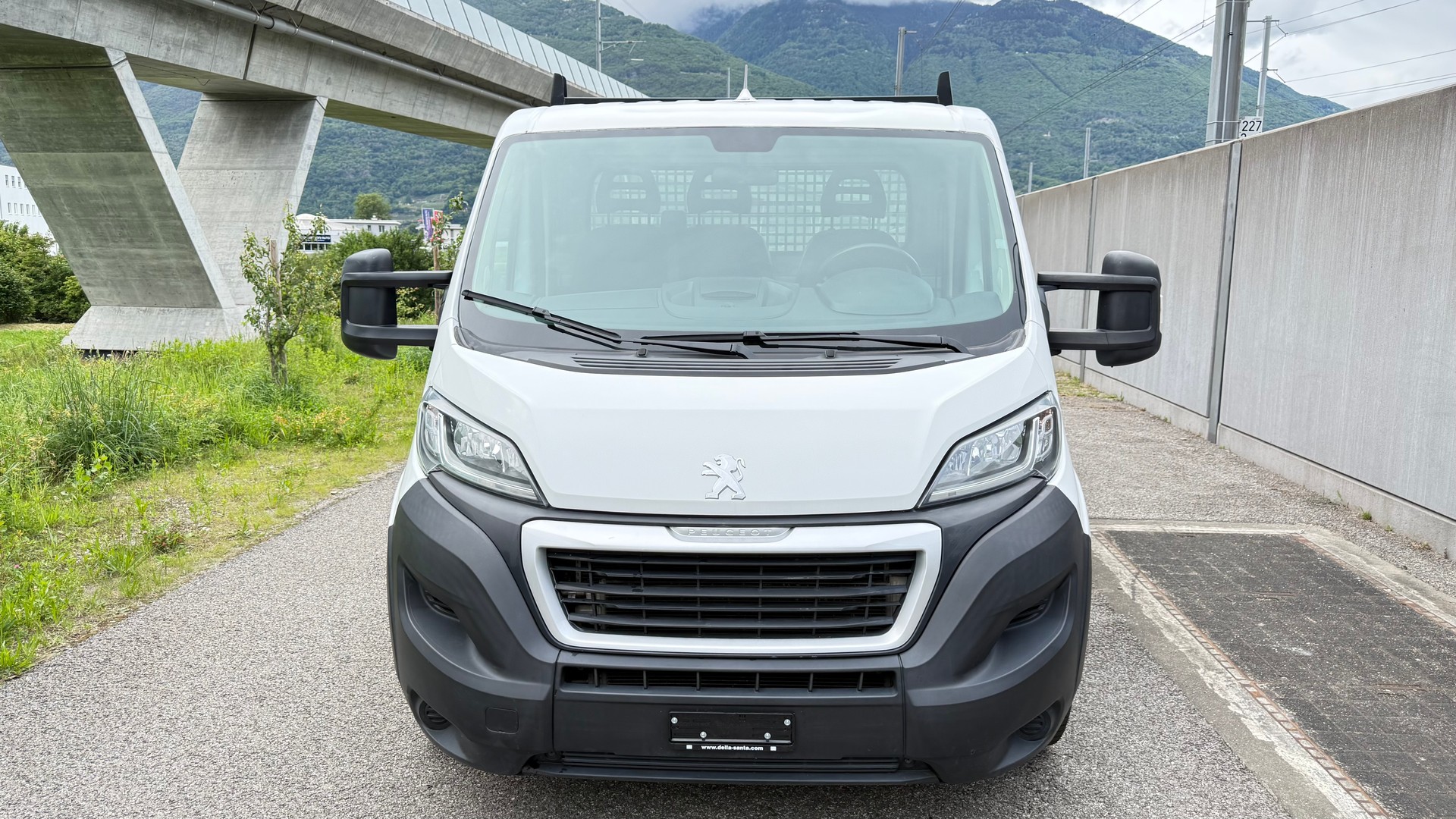 PEUGEOT Boxer 2.2 HDI 335 Pro L2-image-4