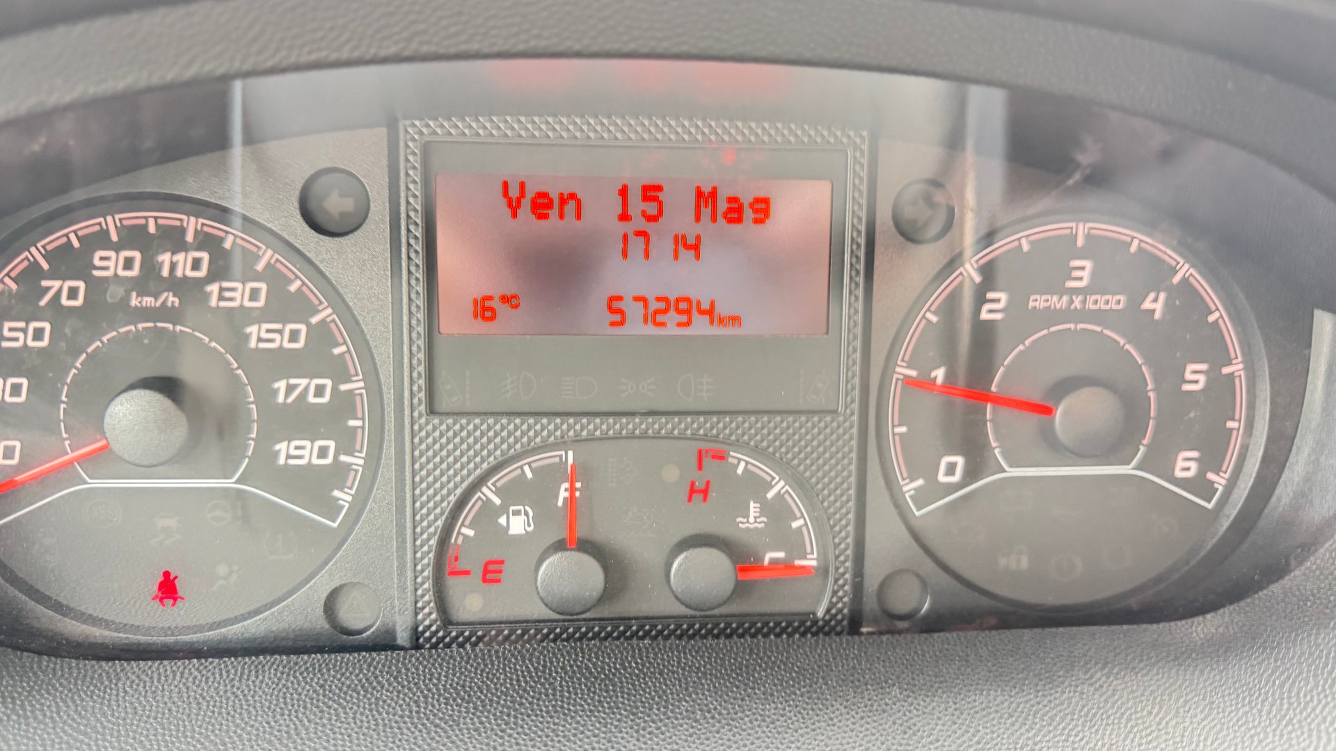 PEUGEOT Boxer 2.2 HDI 335 Pro L2-image-10