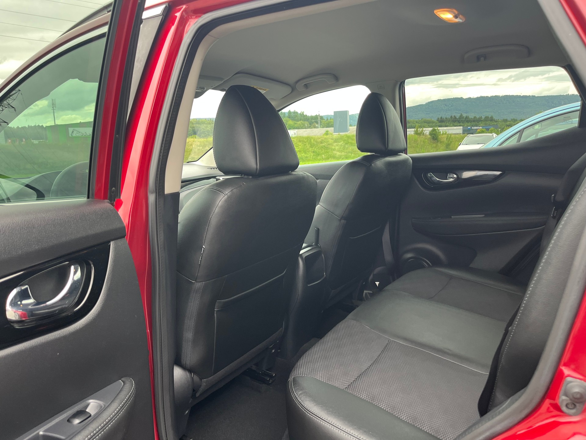 NISSAN Qashqai 1.2 DIG-T 360° Xtronic CVT-image-13