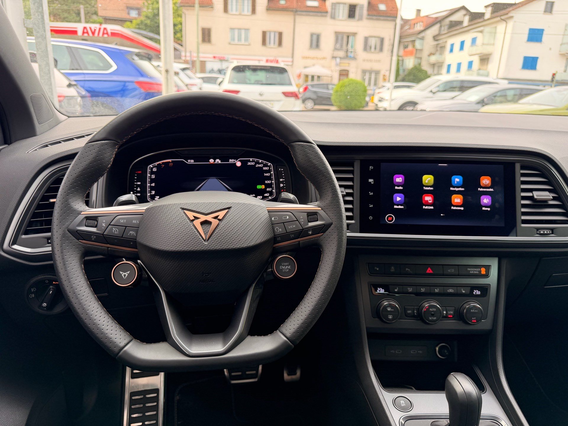 CUPRA Ateca 2.0 TSI 4Drive *** 360° KAMERA UND NUR 9'500KM !!! ***-image-8