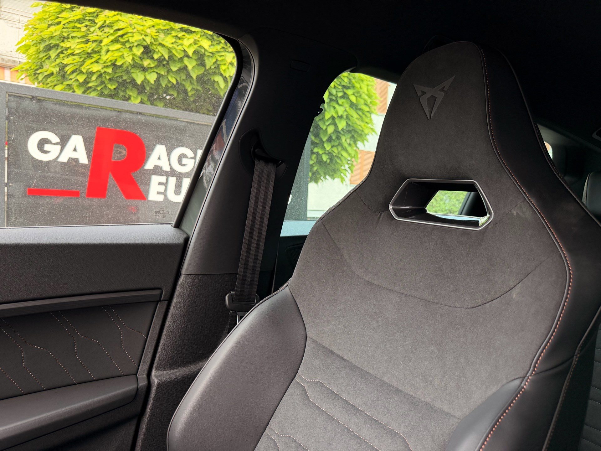 CUPRA Ateca 2.0 TSI 4Drive *** 360° KAMERA UND NUR 9'500KM !!! ***-image-25