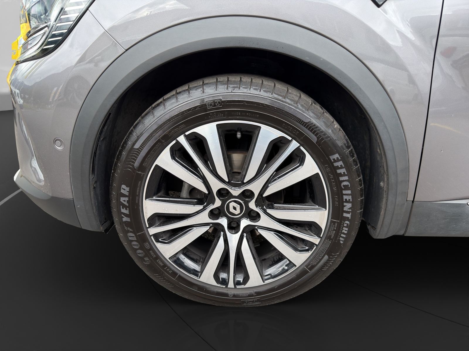 RENAULT Captur 1.3 TCe 140 Initiale EDC-image-9