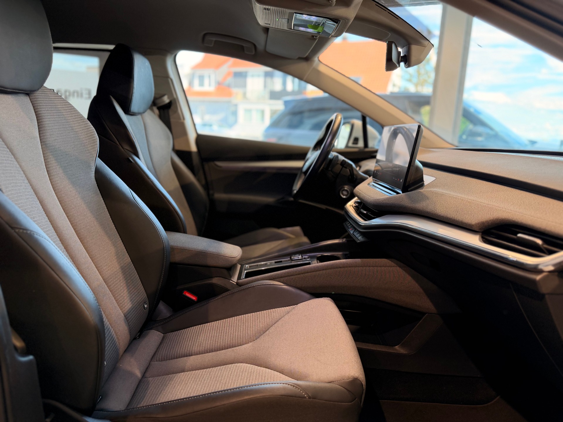 SKODA Enyaq iV 80-image-21