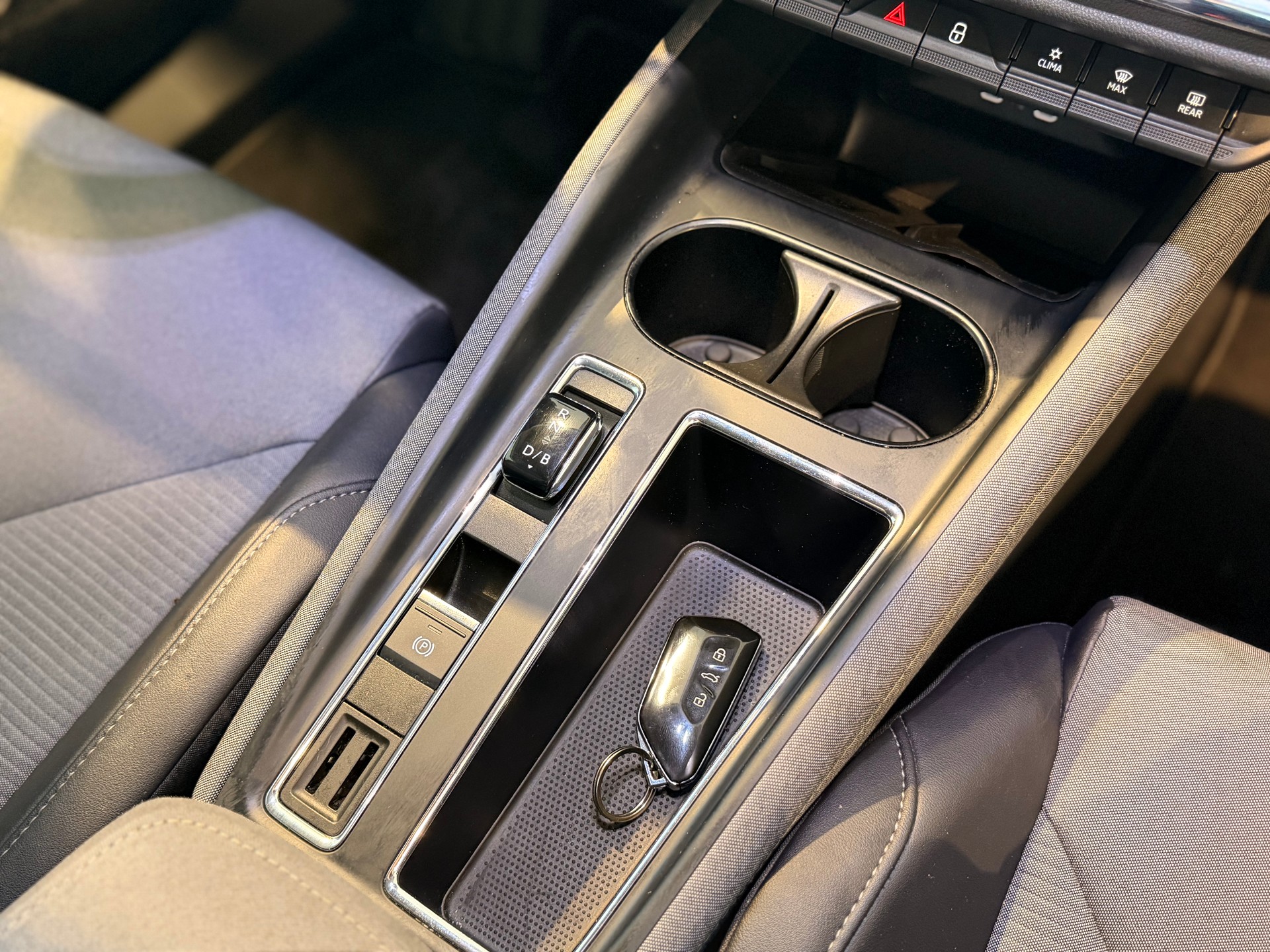 SKODA Enyaq iV 80-image-25