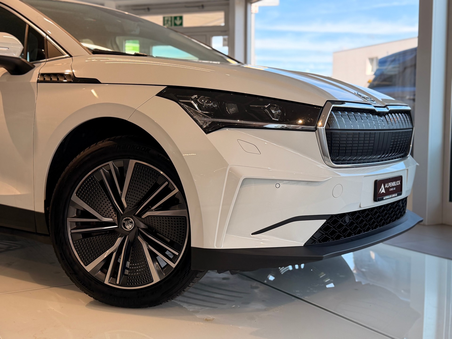 SKODA Enyaq iV 80-image-1