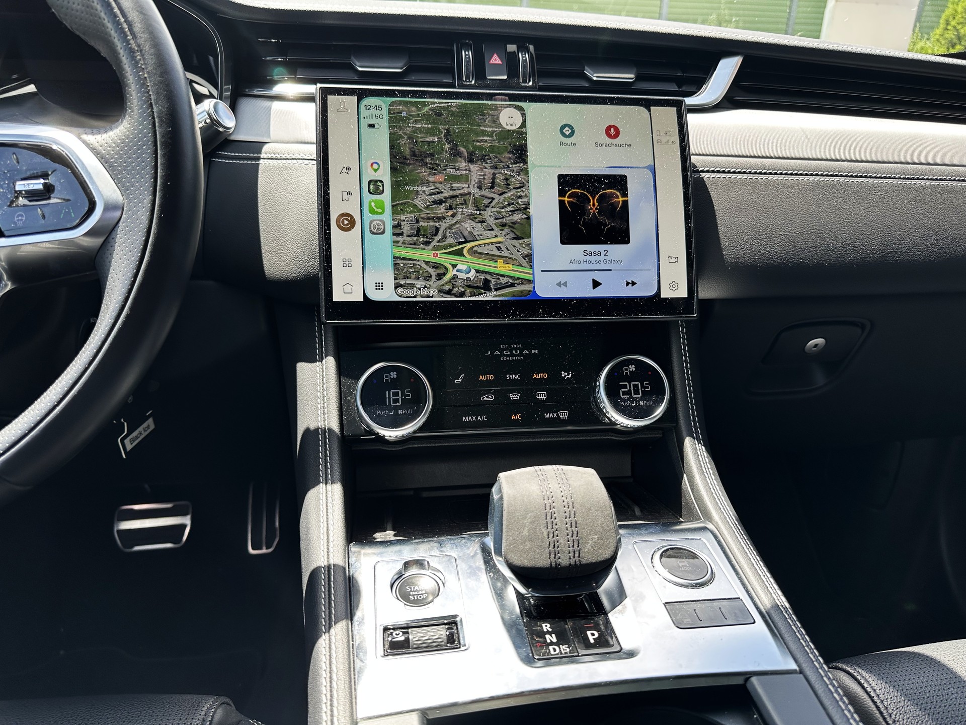 JAGUAR F-Pace 2.0 I4 250 R-Dynamic SE AWD / CH-Auslieferung-image-11