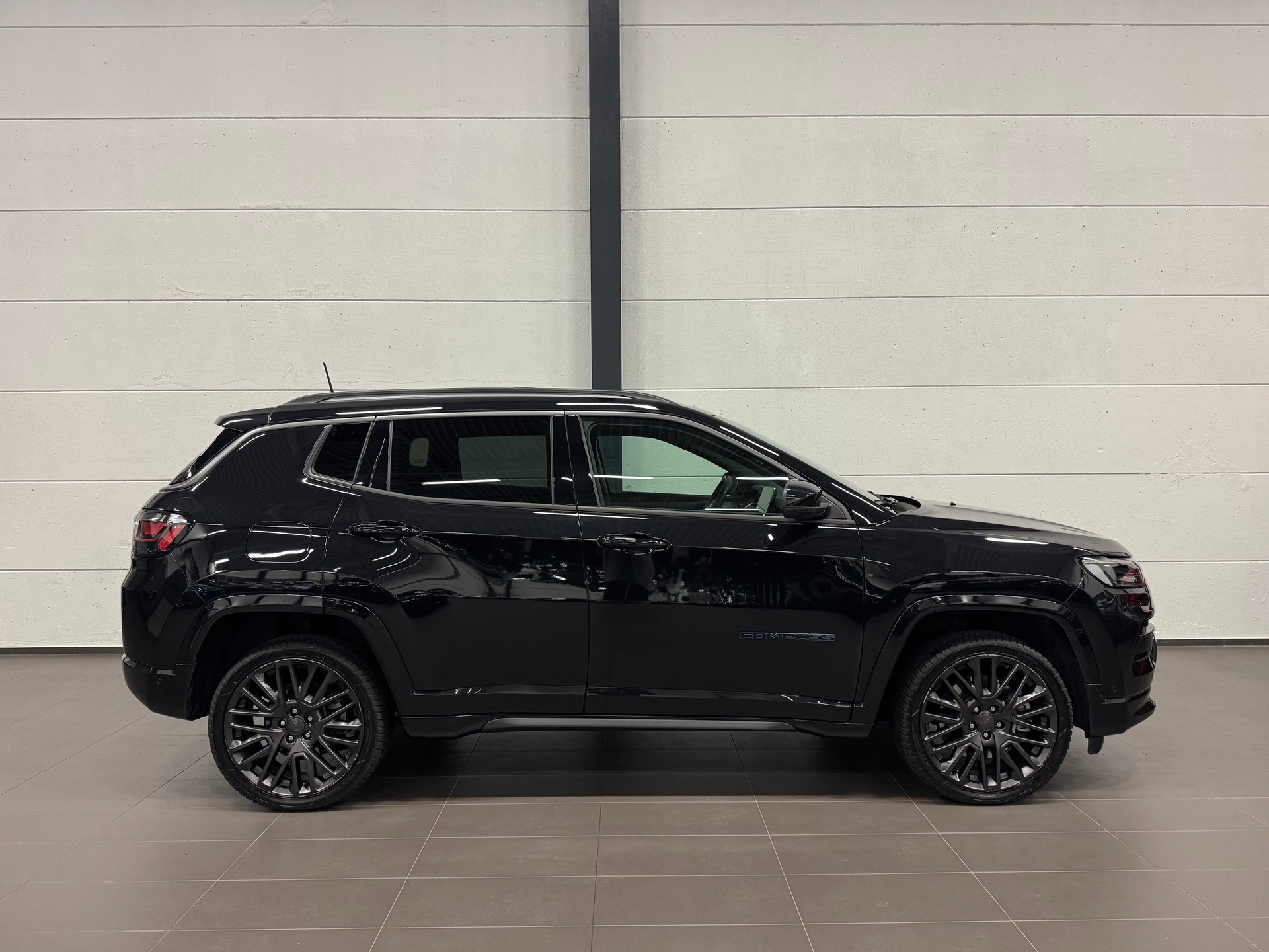 JEEP Compass 1.3 T PHEV S AWD-image-8