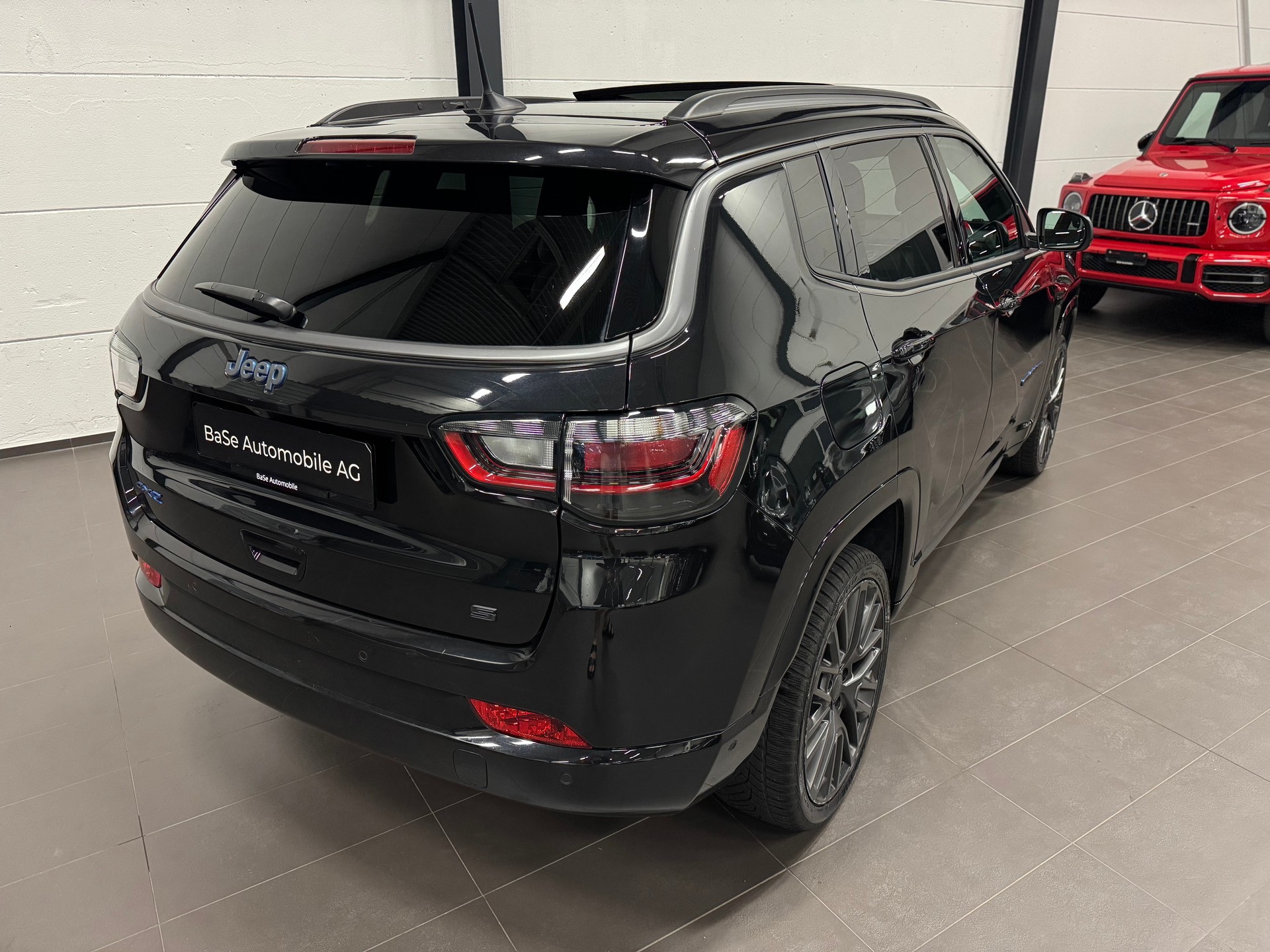JEEP Compass 1.3 T PHEV S AWD-image-12