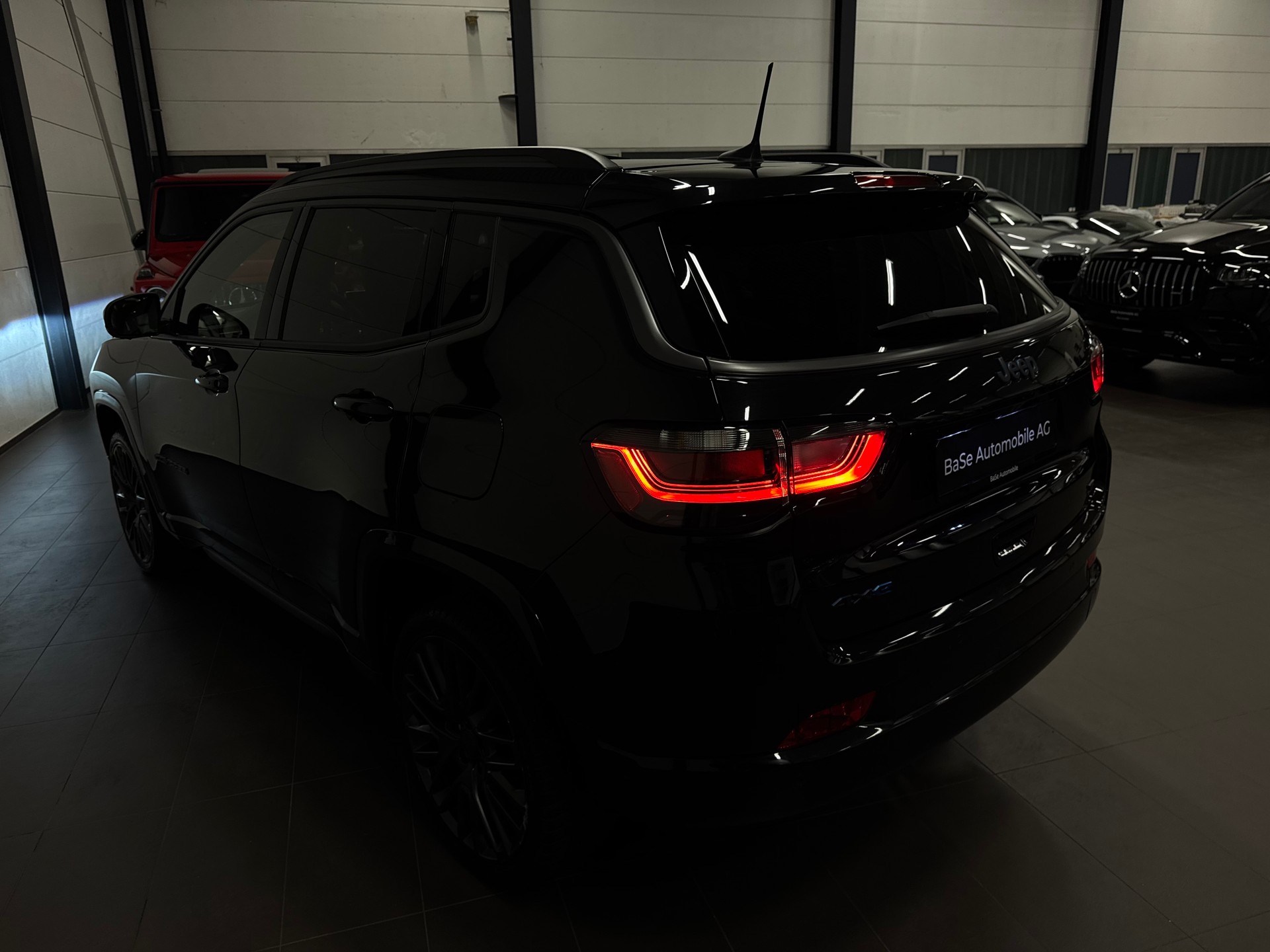 JEEP Compass 1.3 T PHEV S AWD-image-15
