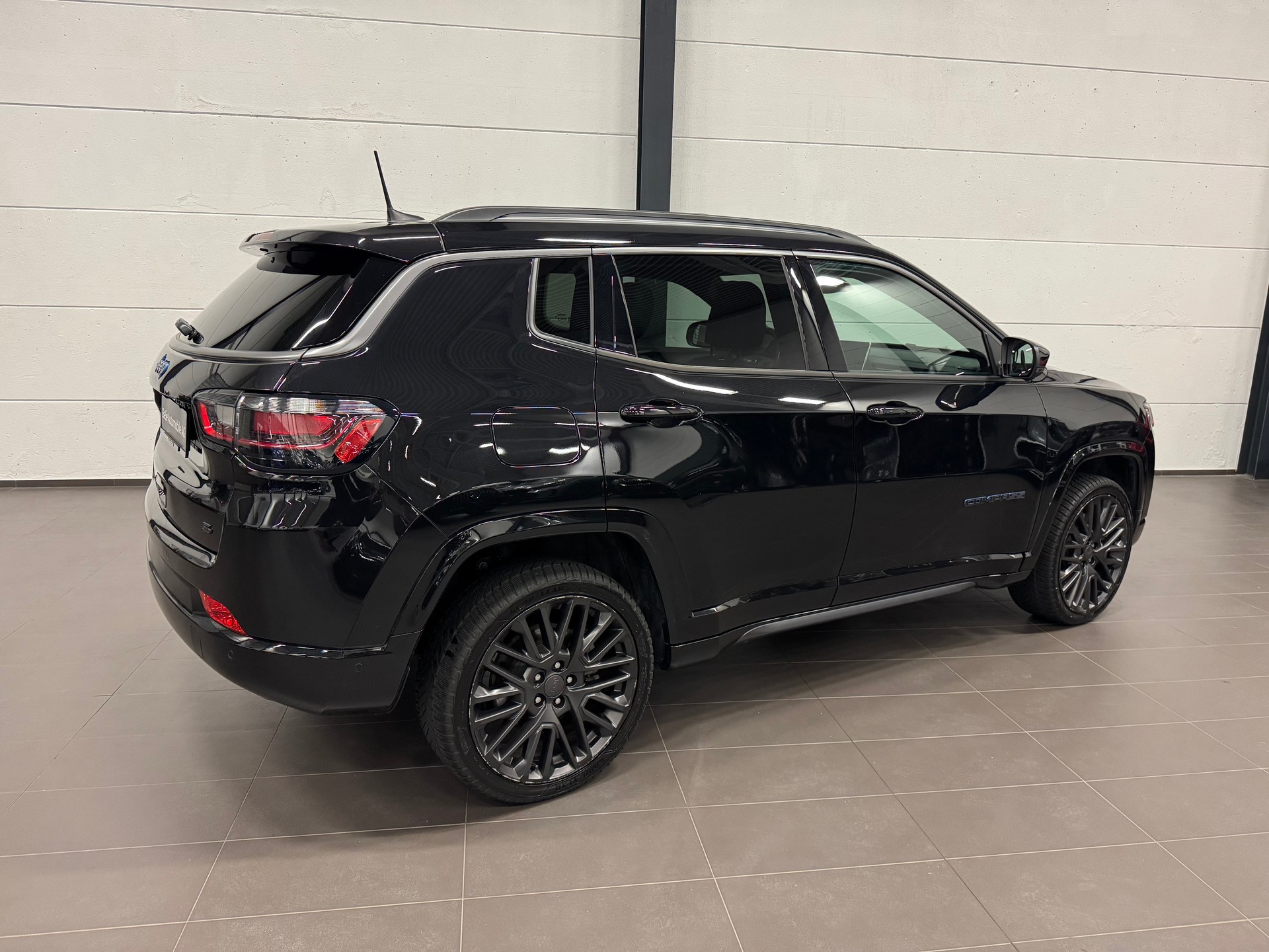 JEEP Compass 1.3 T PHEV S AWD-image-10