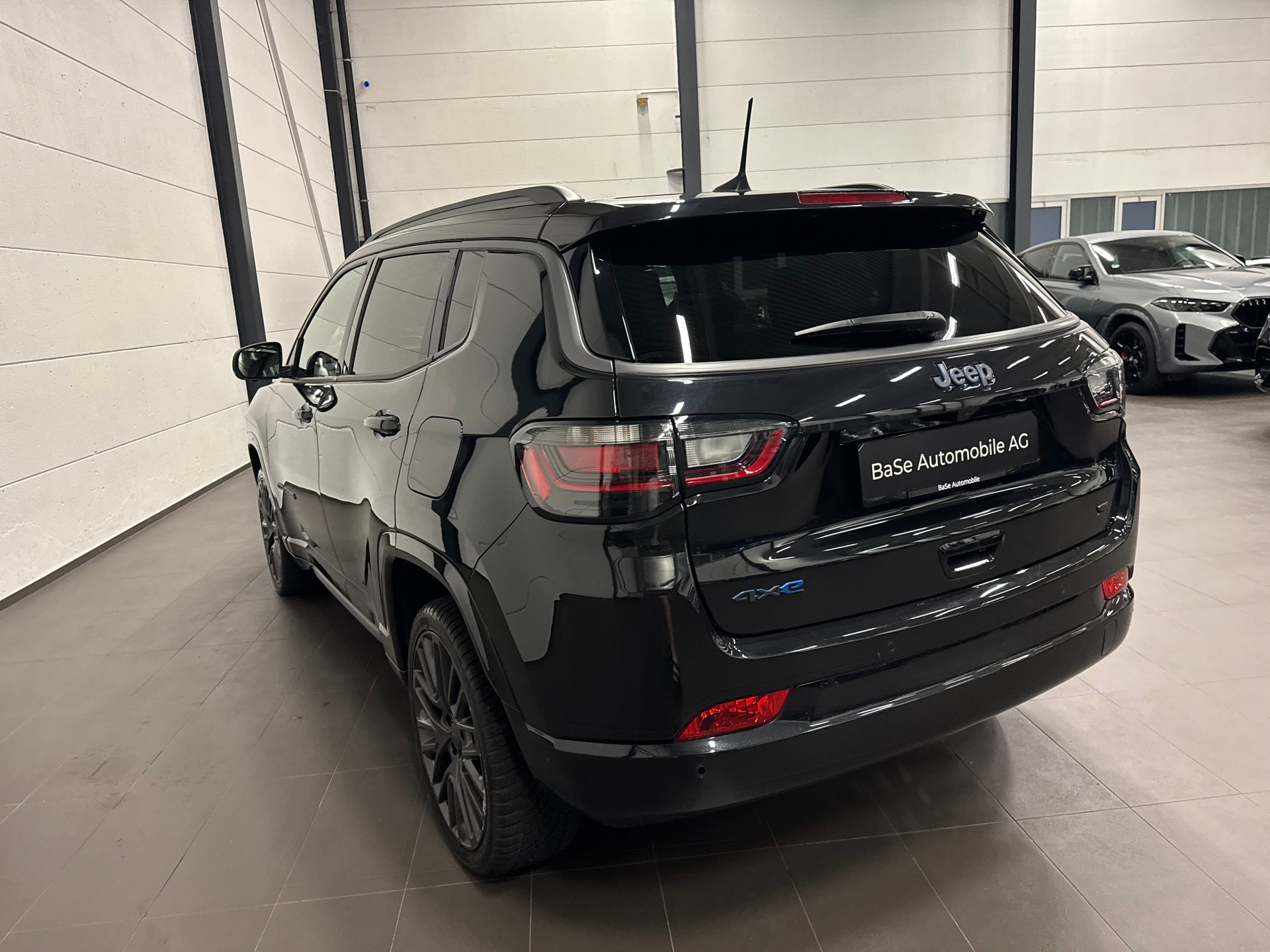 JEEP Compass 1.3 T PHEV S AWD-image-14