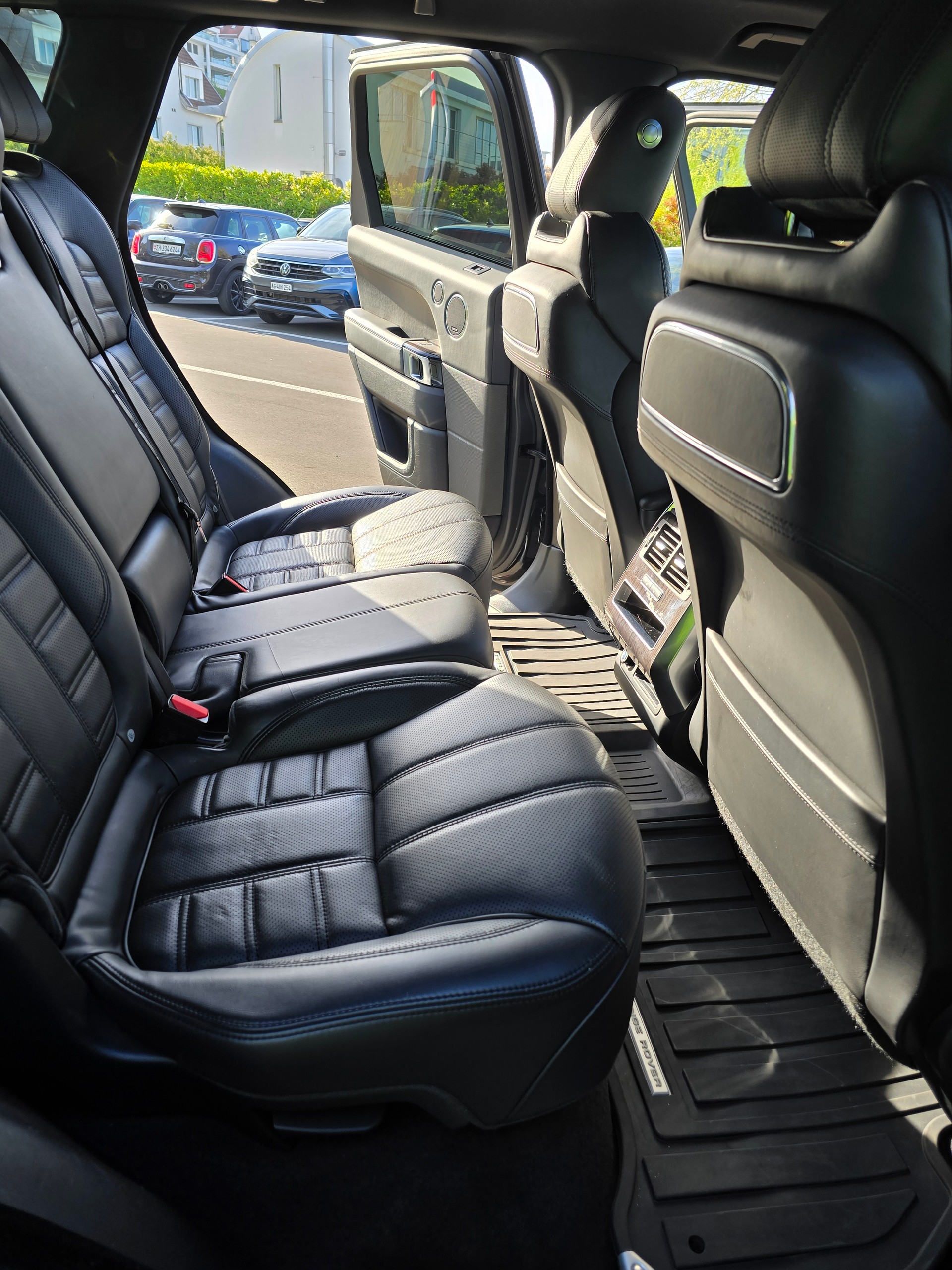 LAND ROVER 4.4 SDV8 Autobiography Dynamic A-image-5