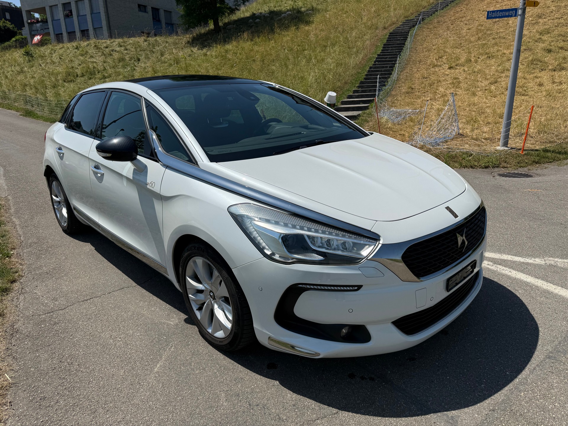 DS AUTOMOBILES DS 5 HYbrid4 200 Sport Chic EGS6-image-1