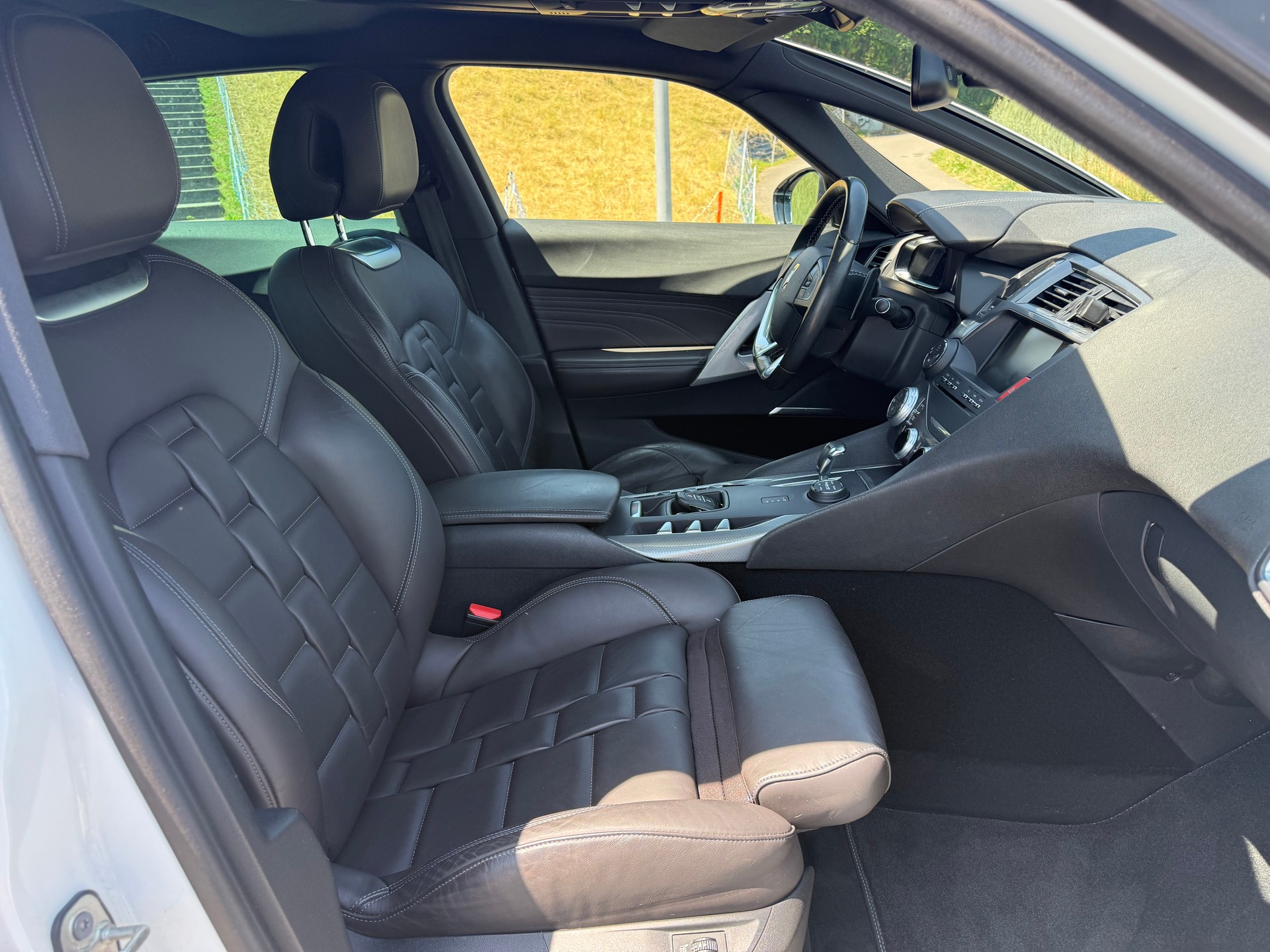 DS AUTOMOBILES DS 5 HYbrid4 200 Sport Chic EGS6-image-5