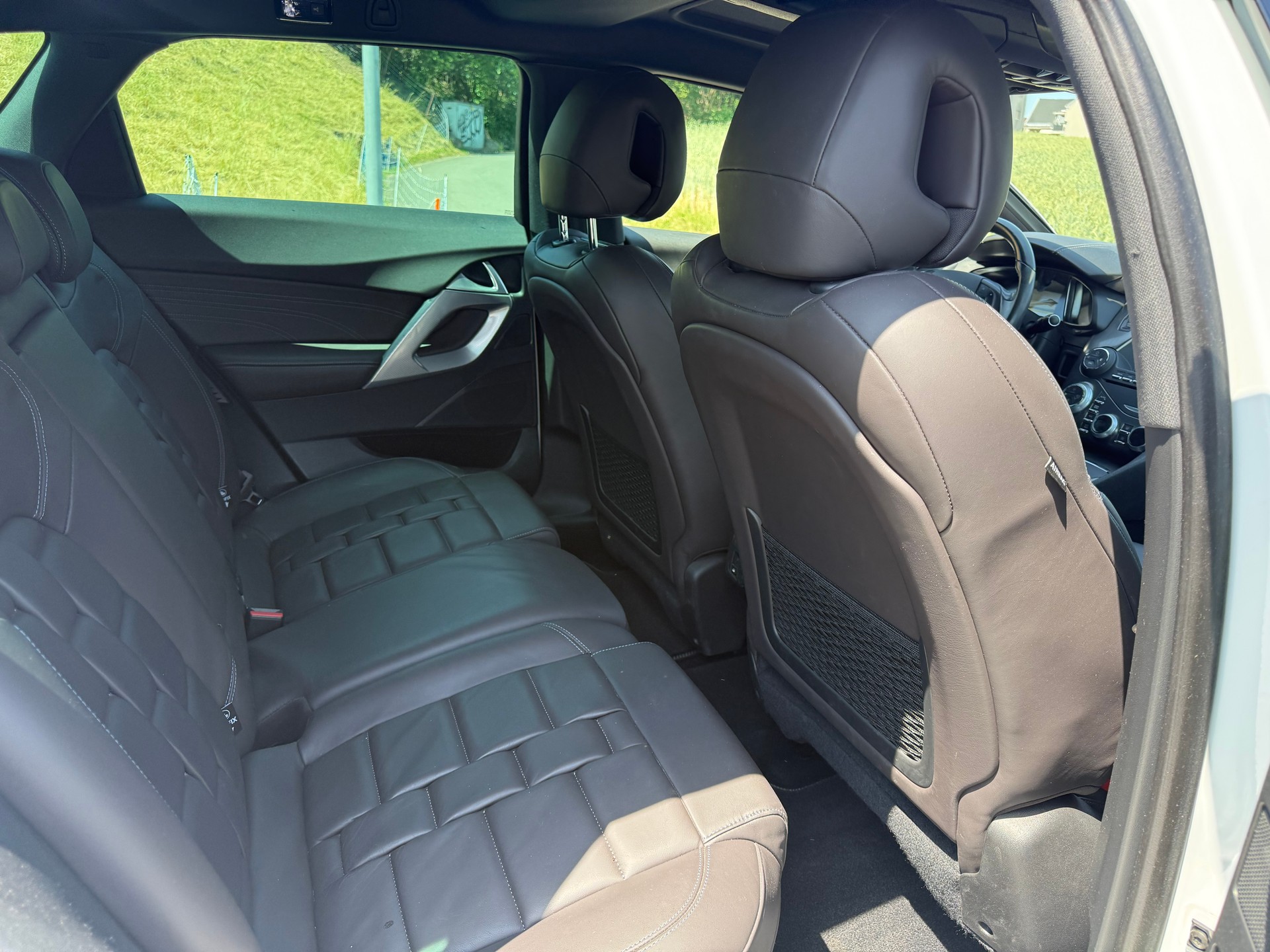 DS AUTOMOBILES DS 5 HYbrid4 200 Sport Chic EGS6-image-6