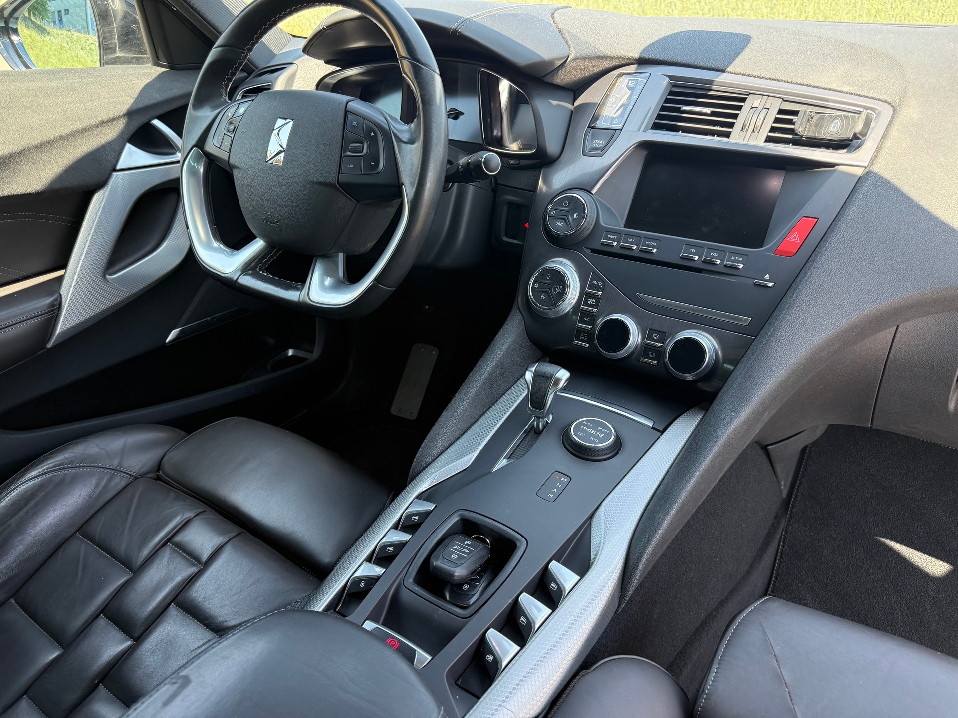 DS AUTOMOBILES DS 5 HYbrid4 200 Sport Chic EGS6-image-4