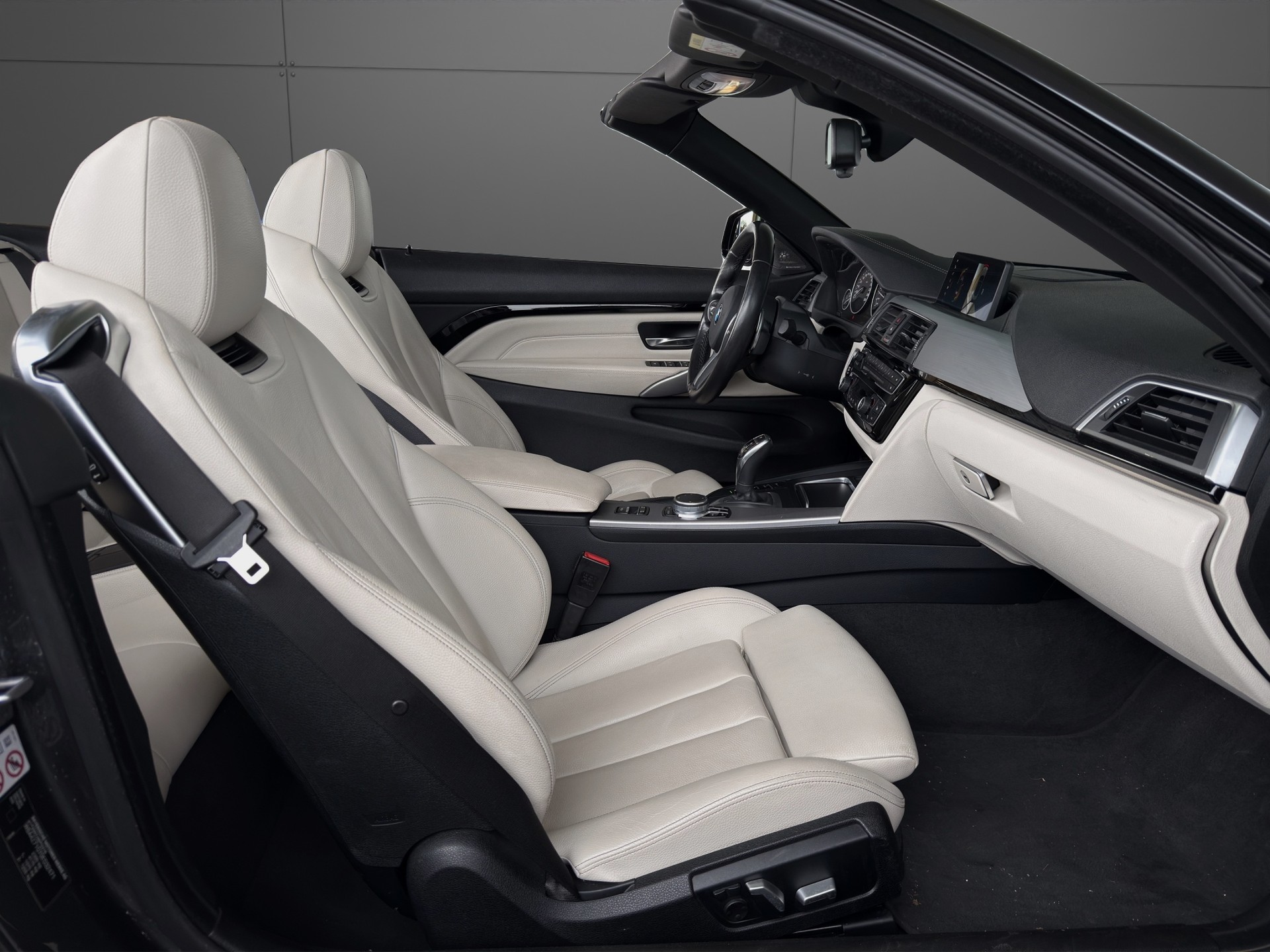 BMW 440i Cabriolet xDrive M Sport Steptronic-image-11